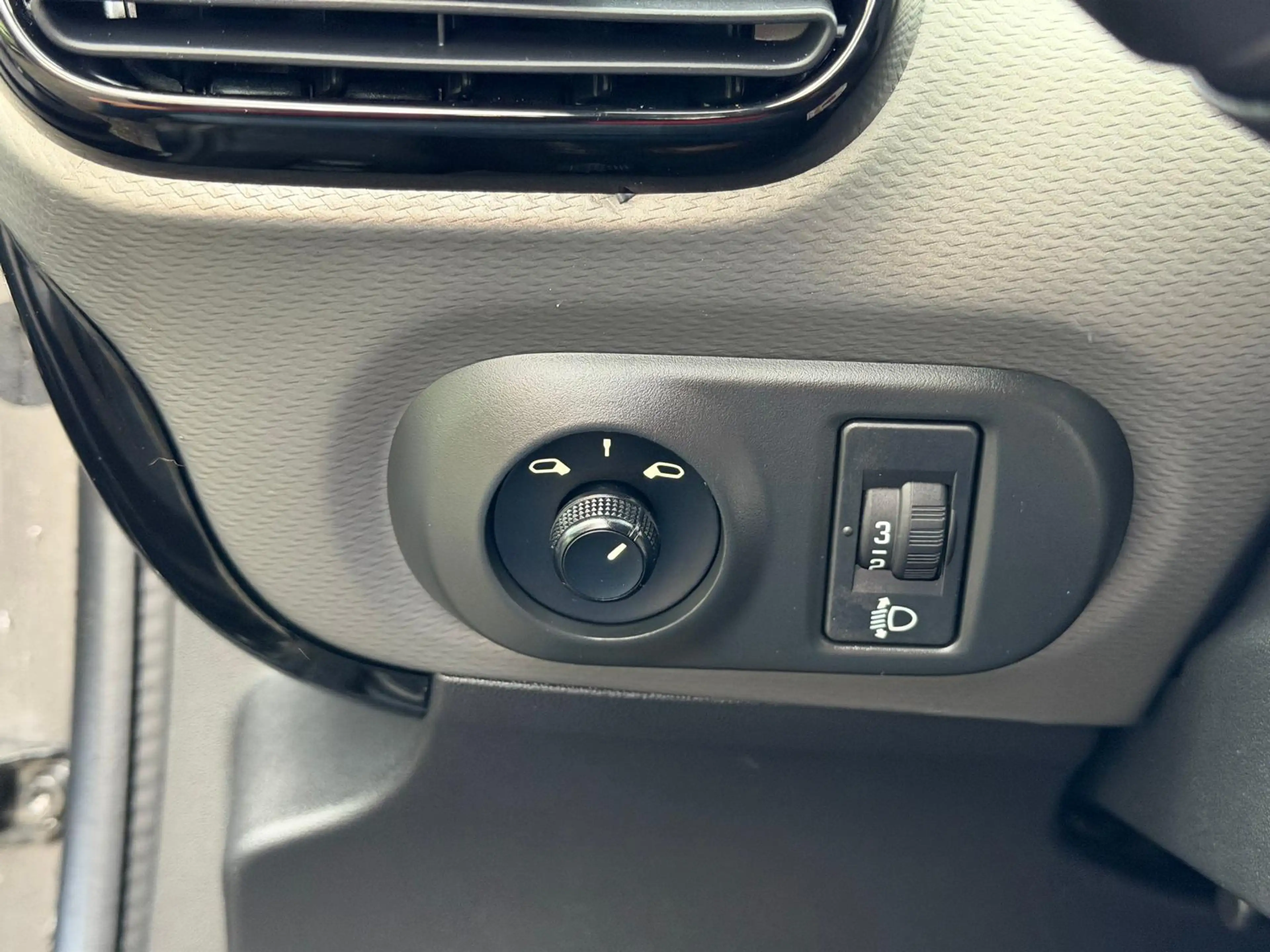 Citroen C4 Cactus 1.2 PureTech Business — photo 13