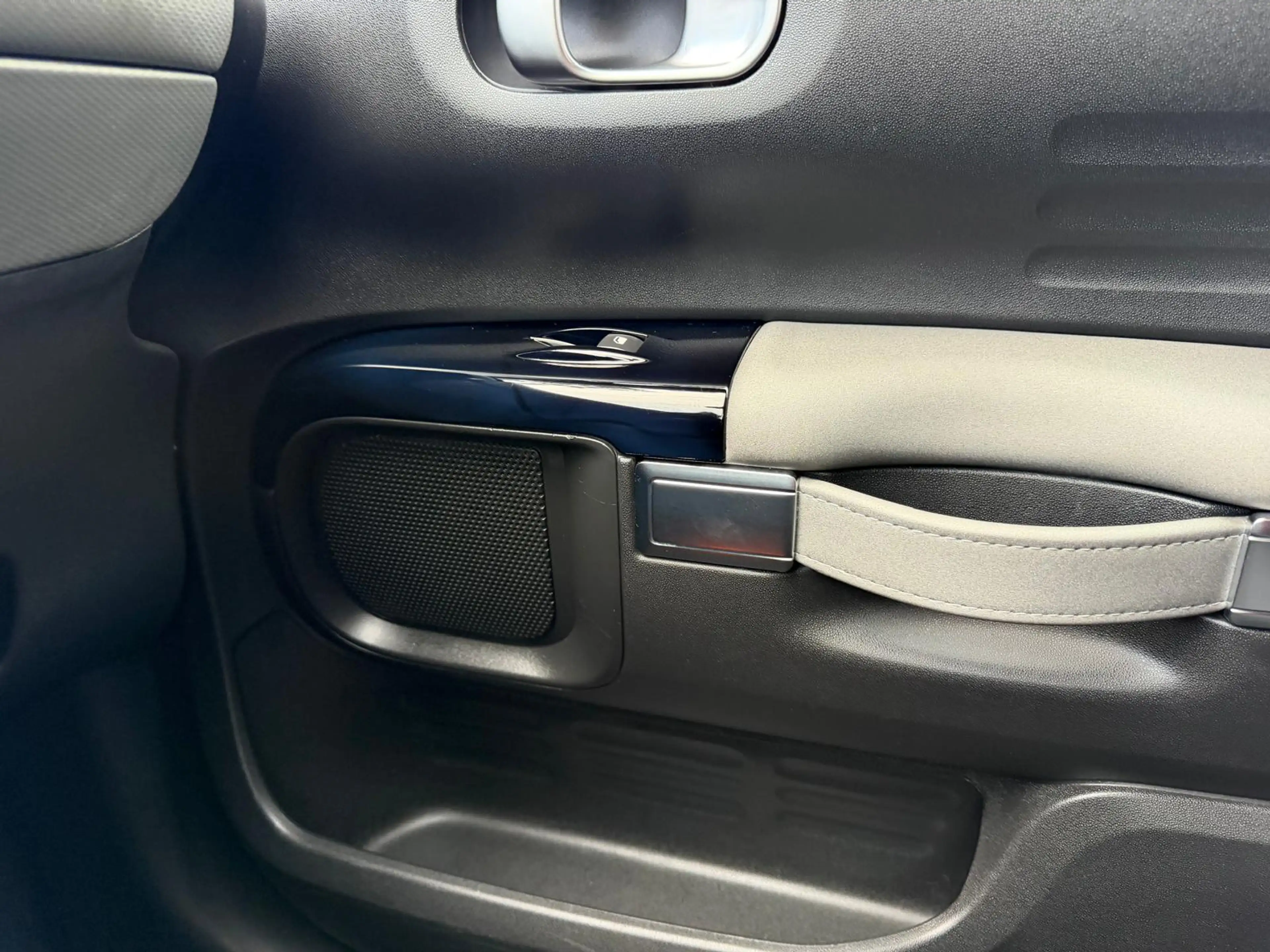Citroen C4 Cactus 1.2 PureTech Business — photo 8