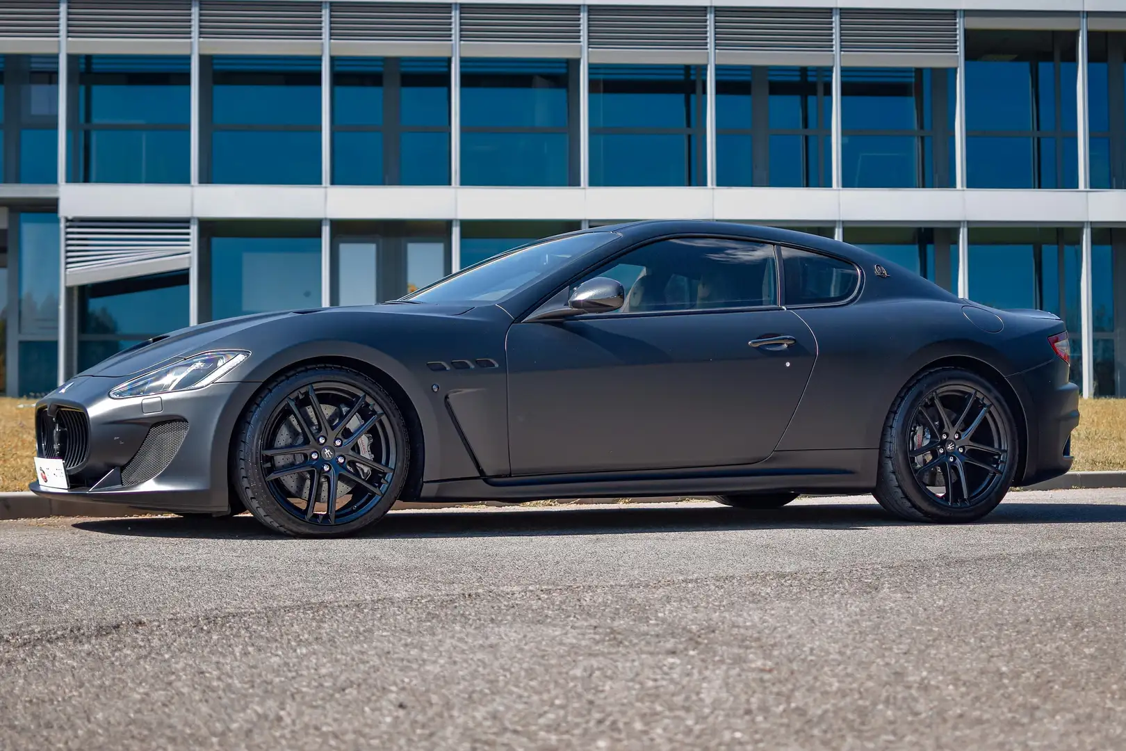 Maserati GranTurismo MC STRADALE 4.7 V8 460 Sport A Noir - 2
