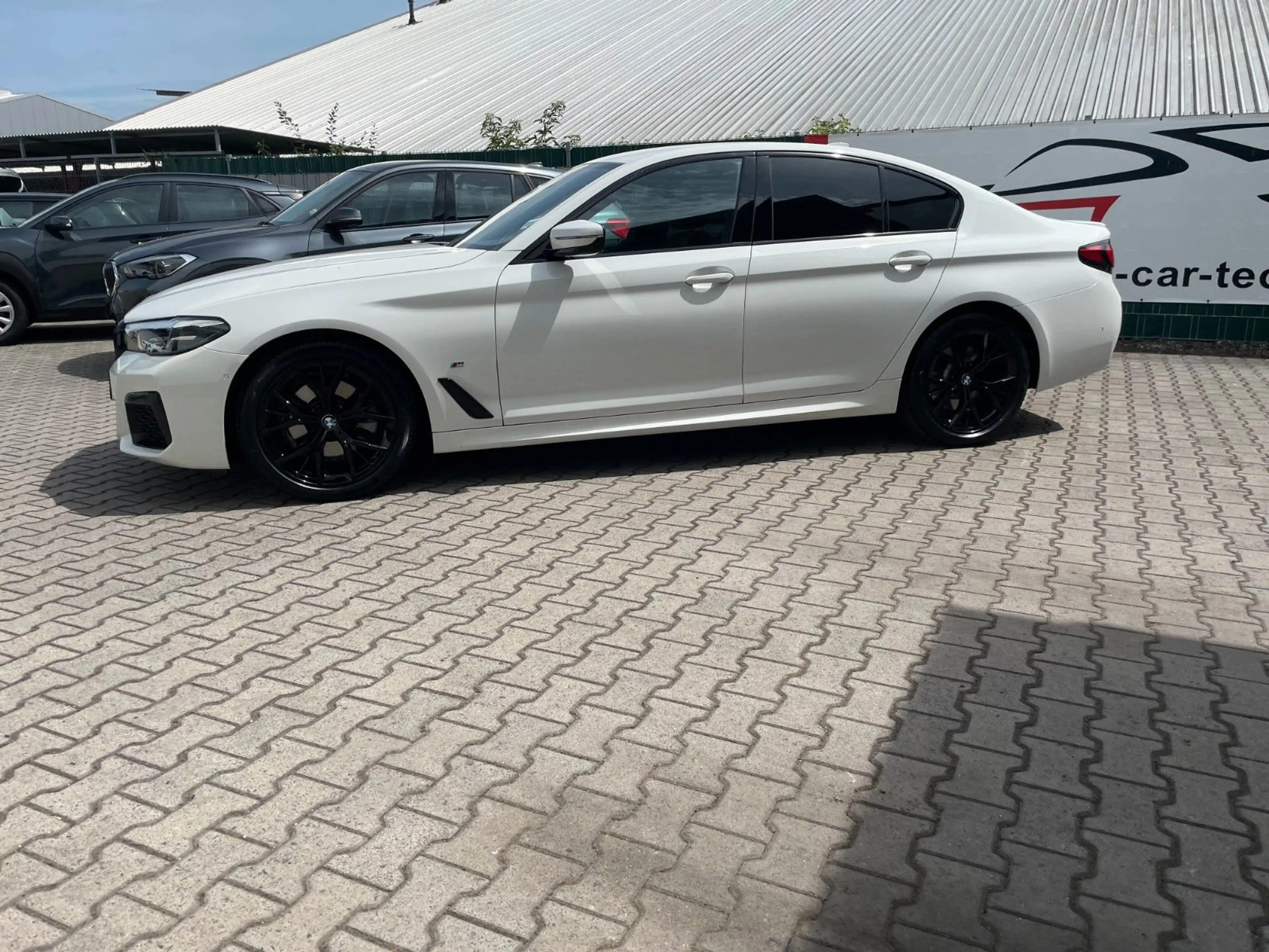 BMW 520 i |M-Sport|HiFi|Leder|19"Alu|Kamera|Alarm| — photo 4