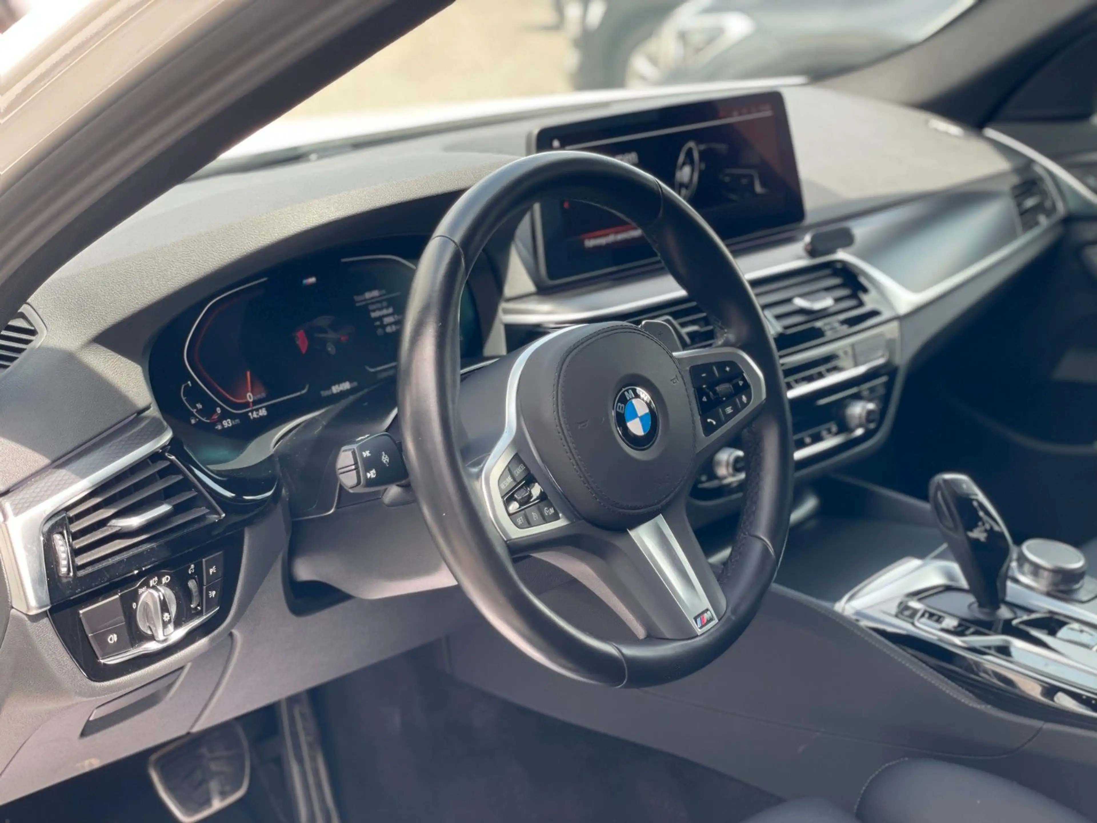 BMW 520 i |M-Sport|HiFi|Leder|19"Alu|Kamera|Alarm| — photo 13