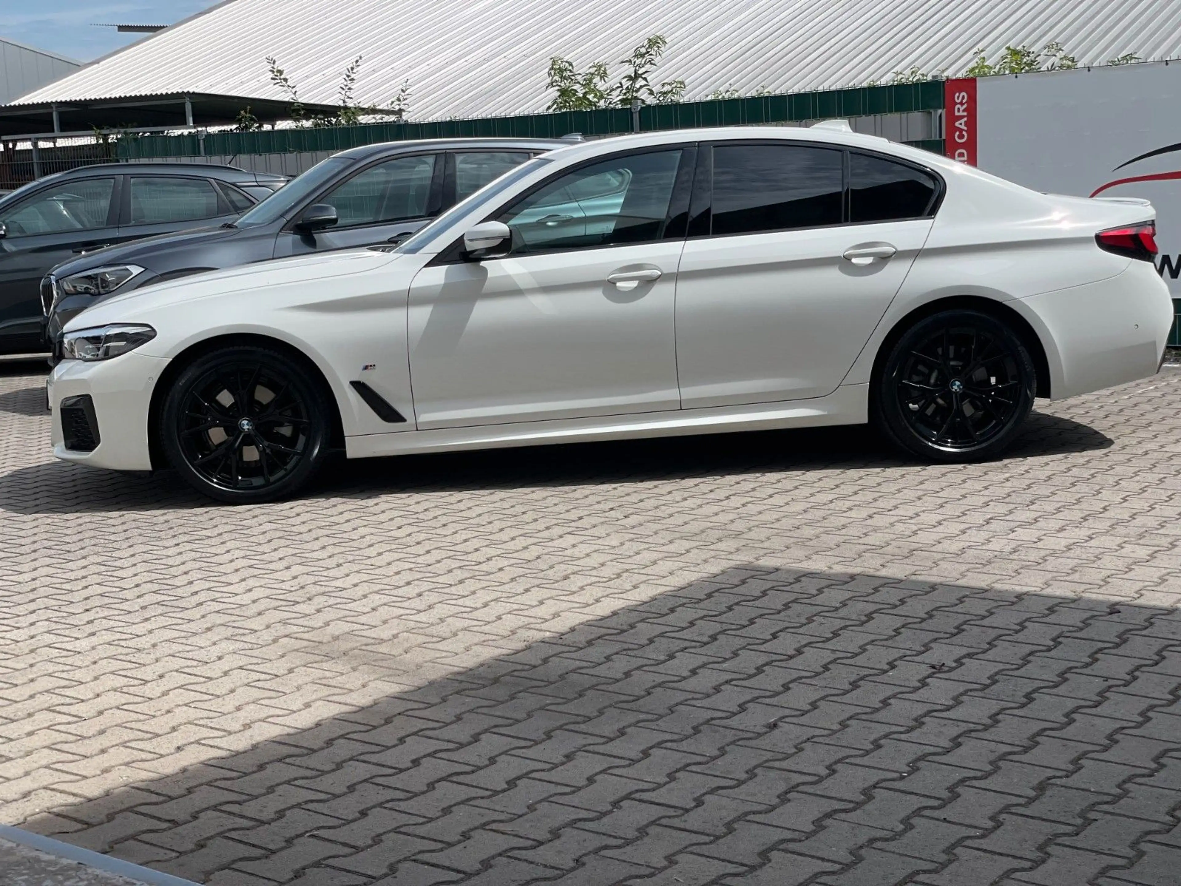 BMW 520 i |M-Sport|HiFi|Leder|19"Alu|Kamera|Alarm| — photo 8