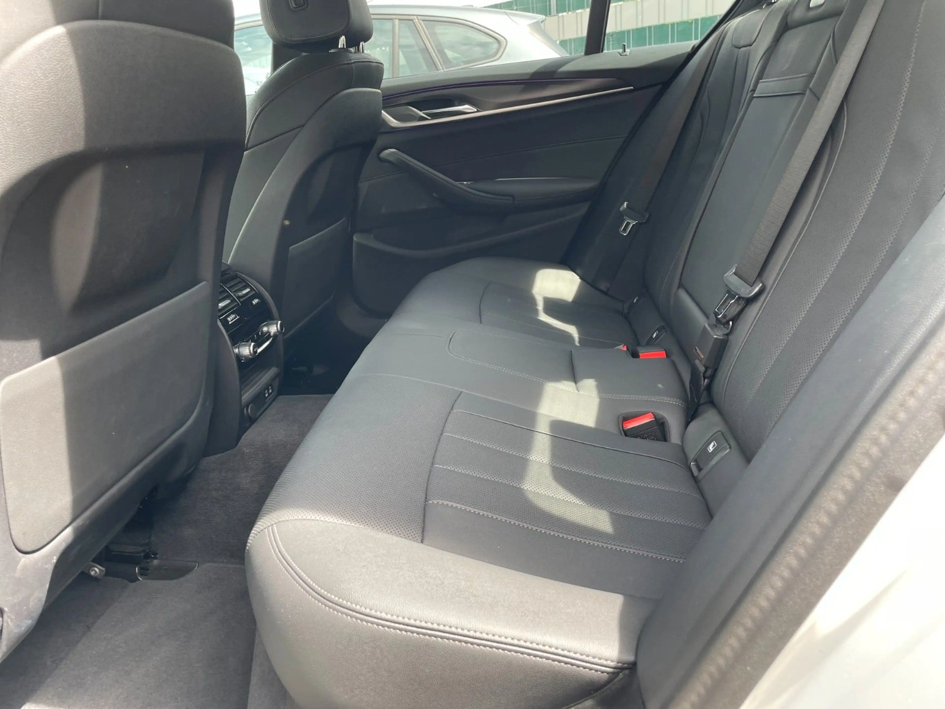 BMW 520 i |M-Sport|HiFi|Leder|19"Alu|Kamera|Alarm| — photo 15