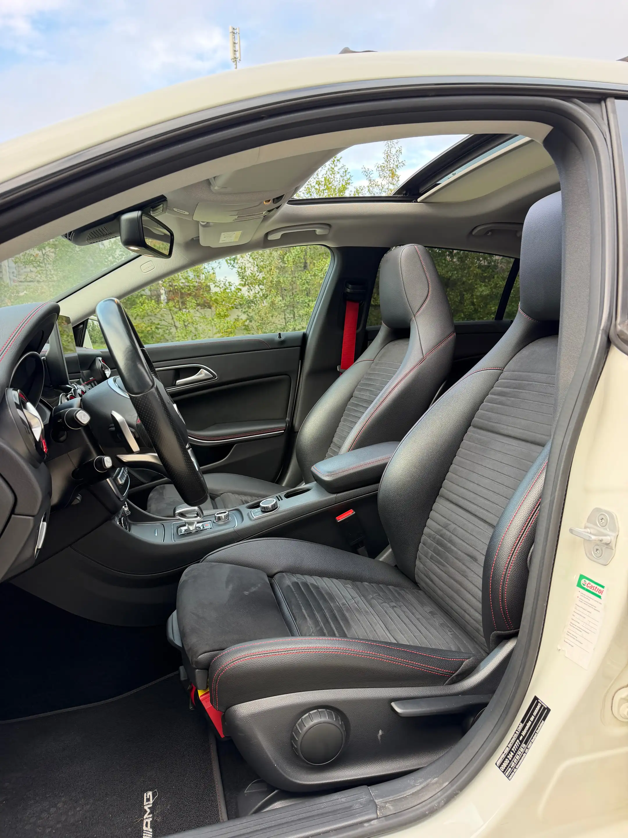 Mercedes-Benz CLA 45 AMG 4-Matic - 381pk - PANO - CAMERA - CARPLAY - ACC - Pack Night — photo 7