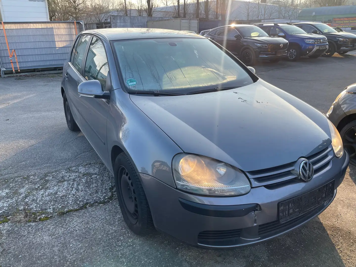 Volkswagen Golf 1.4 FSI Comfortline Klima Navigation Gris - 2