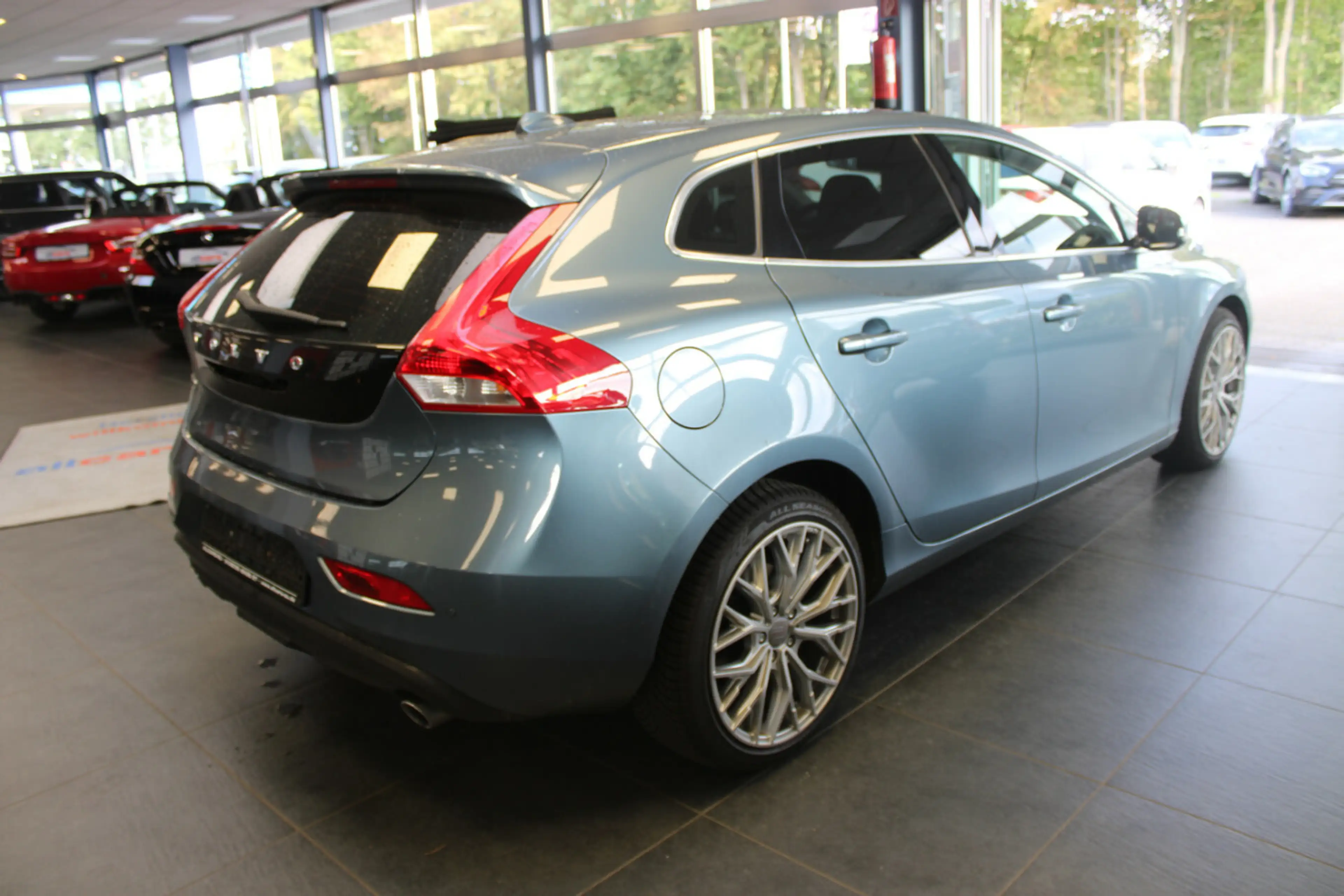 Volvo V40 D3 Momentum - AHK - — photo 6