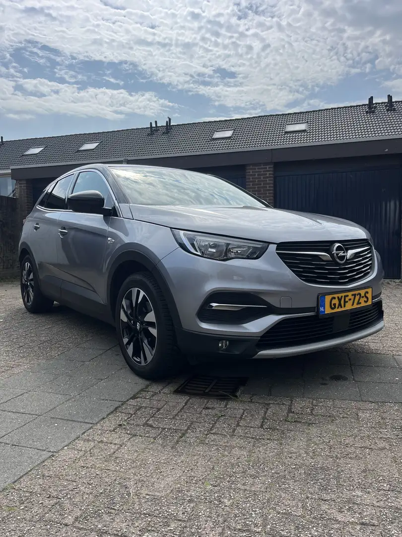 Opel Grandland X 1.2 Turbo Ultimate Grijs - 1