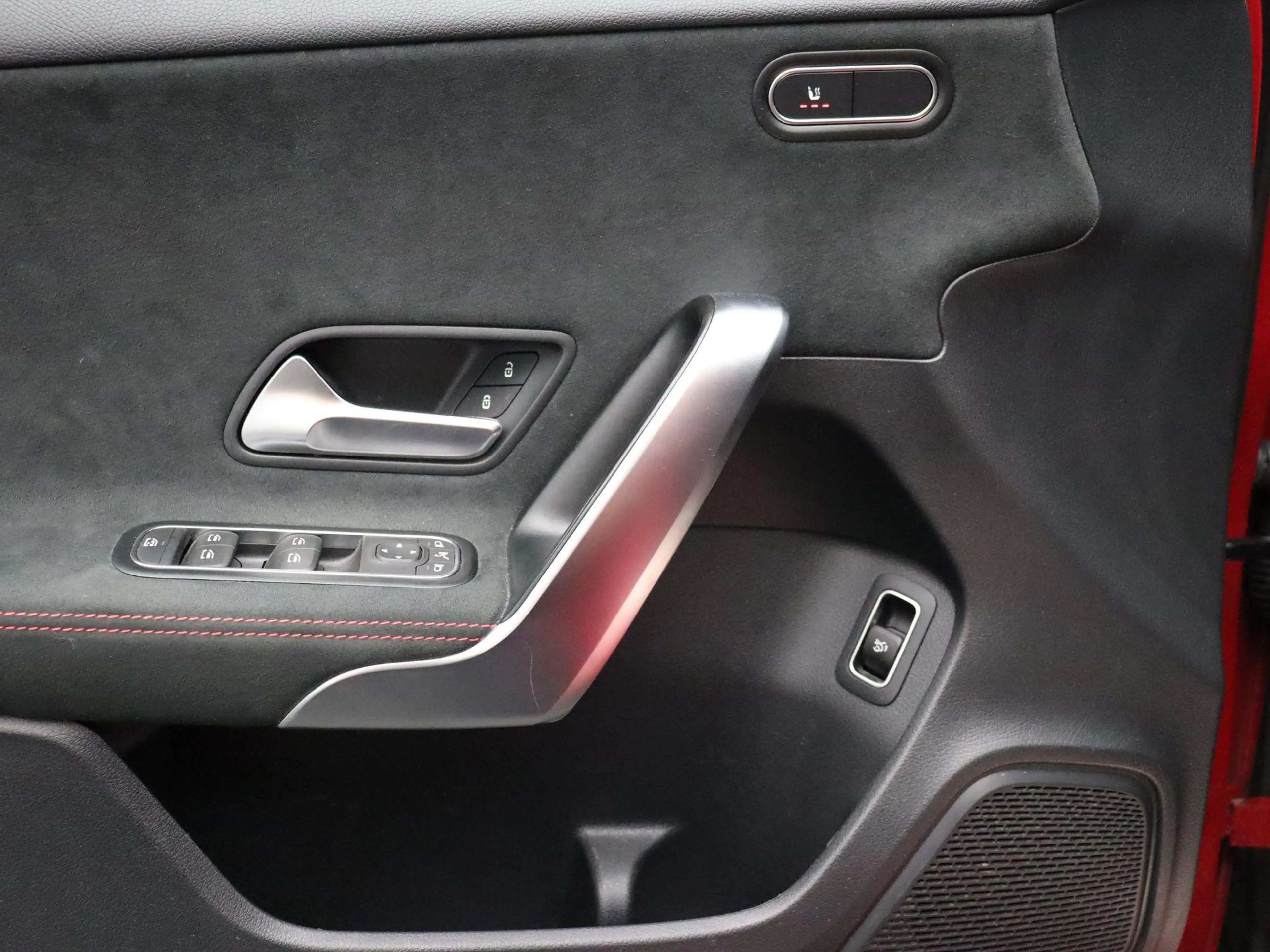 Mercedes-Benz A 200 Berline AMG Line + MULTIBEAM + PANORAMISCH DAK + C — photo 11