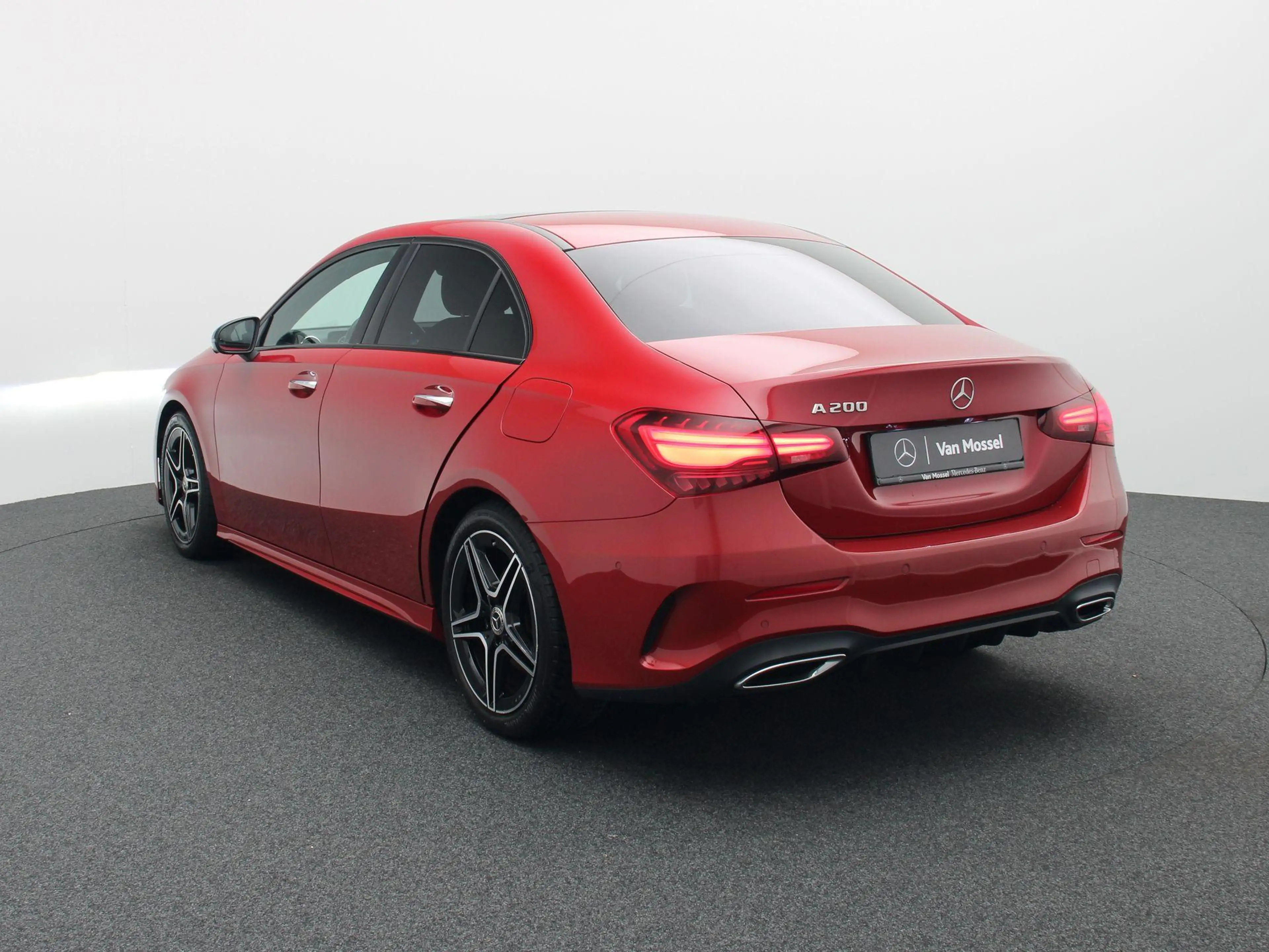 Mercedes-Benz A 200 Berline AMG Line + MULTIBEAM + PANORAMISCH DAK + C — photo 2