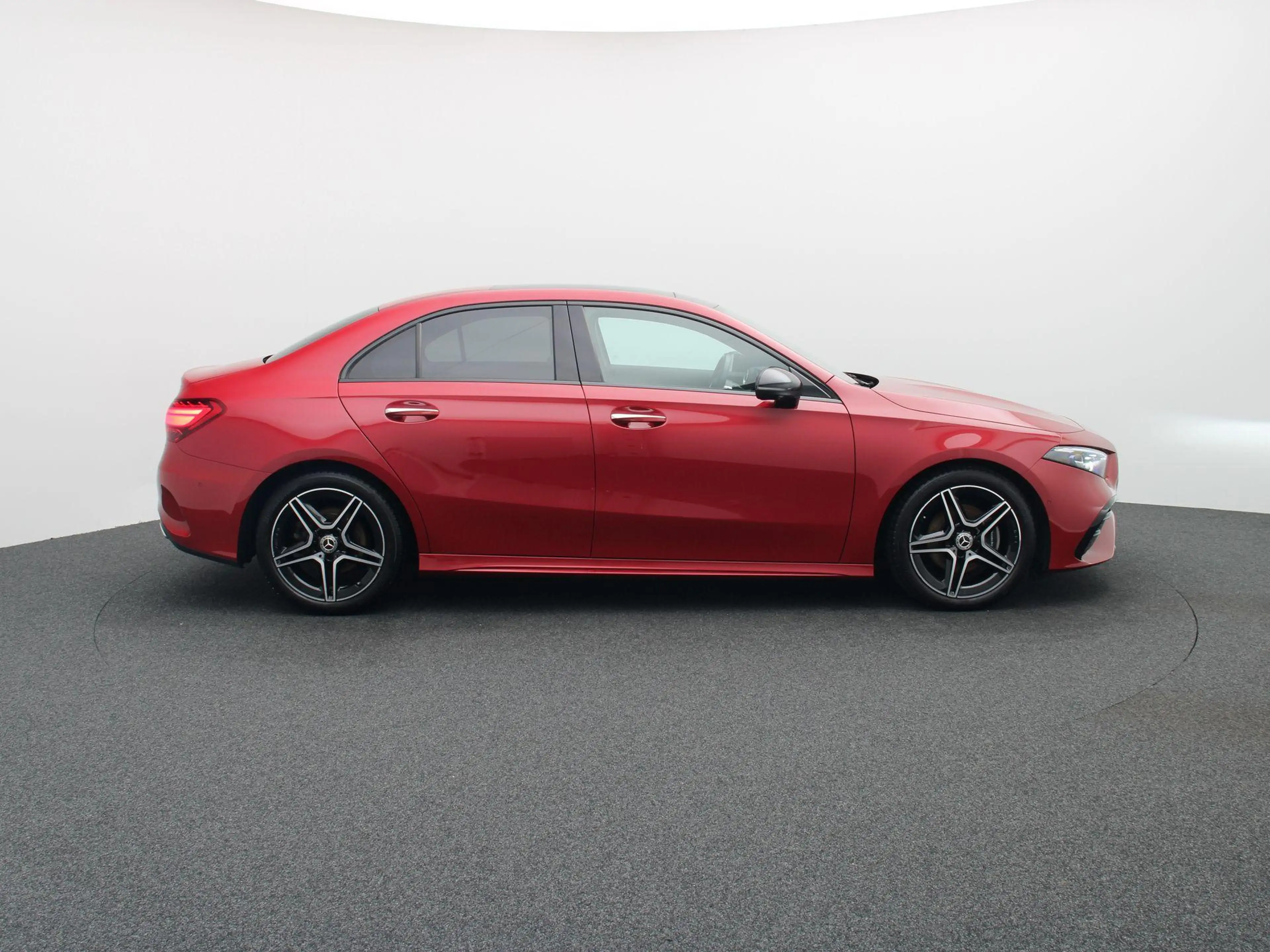 Mercedes-Benz A 200 Berline AMG Line + MULTIBEAM + PANORAMISCH DAK + C — photo 6
