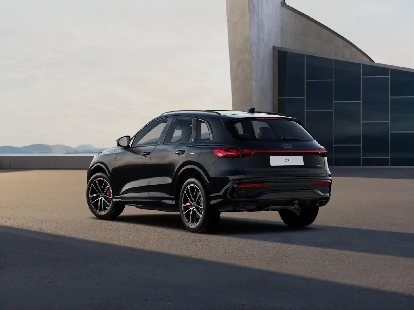Audi Q5 S edition Competition 2.0 TFSI e 270 kW / 367 PK S Zwart - 2