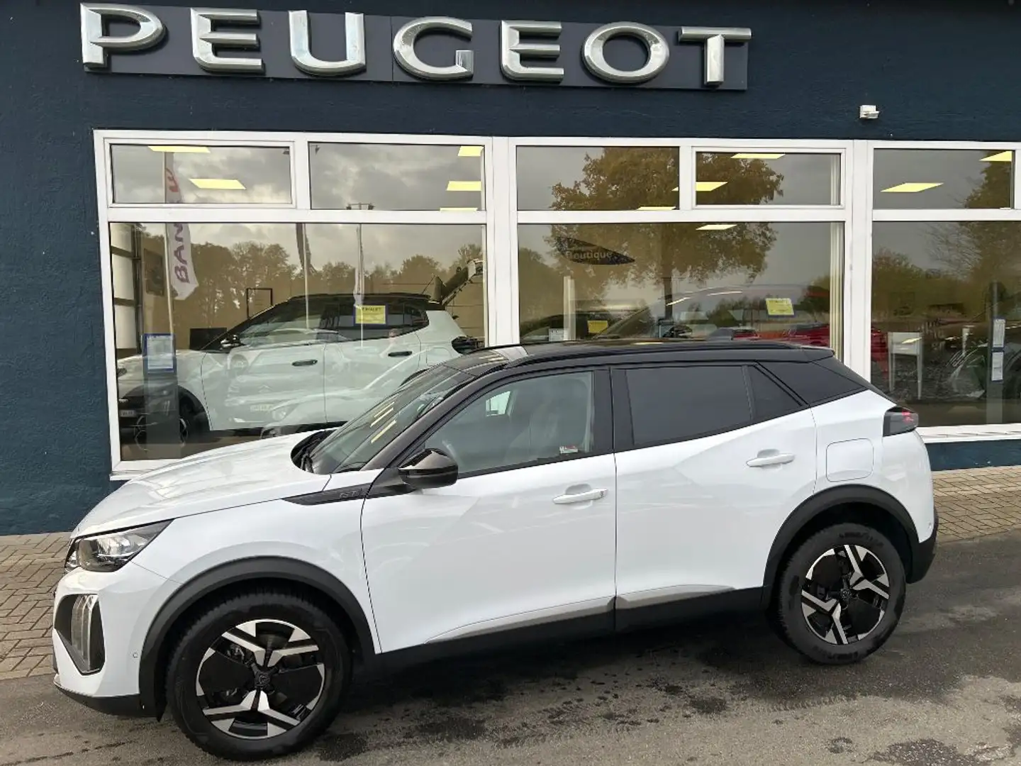 Peugeot 2008 Hybrid GT Hybrid 145 NAVI+FULL-LED+KEYLESS+KAMERA Weiß - 2