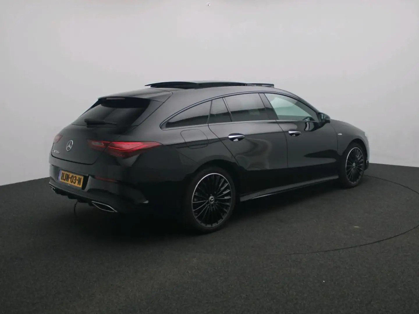 Mercedes-Benz CLA 250 Shooting Brake e Star Edition AMG Line Plus AMG Li Schwarz - 2