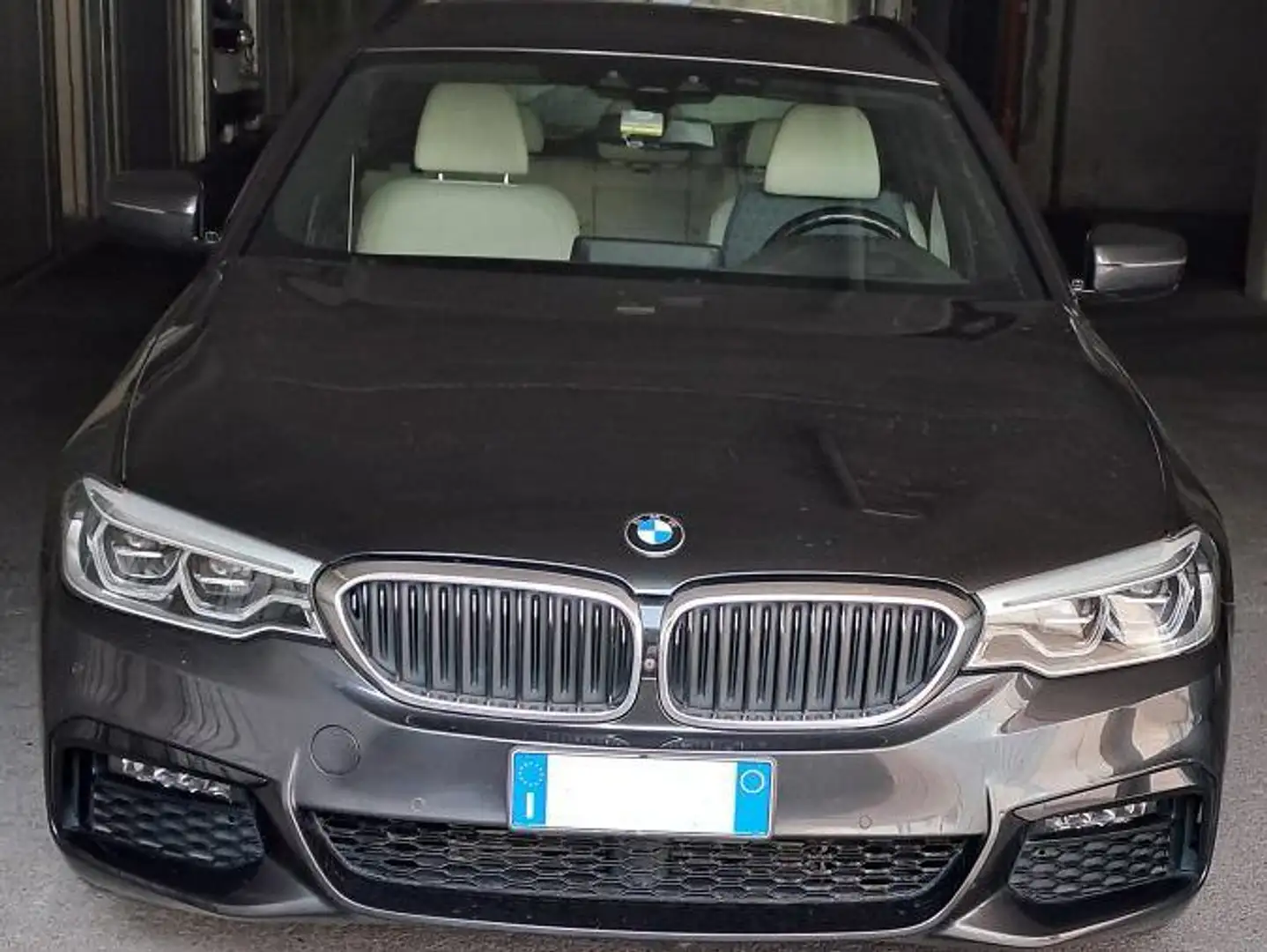 BMW 540 540d Touring xdrive Luxury auto Gris - 1