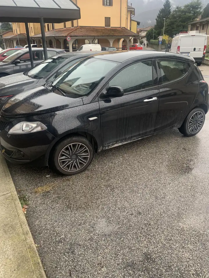 Lancia Ypsilon 2024