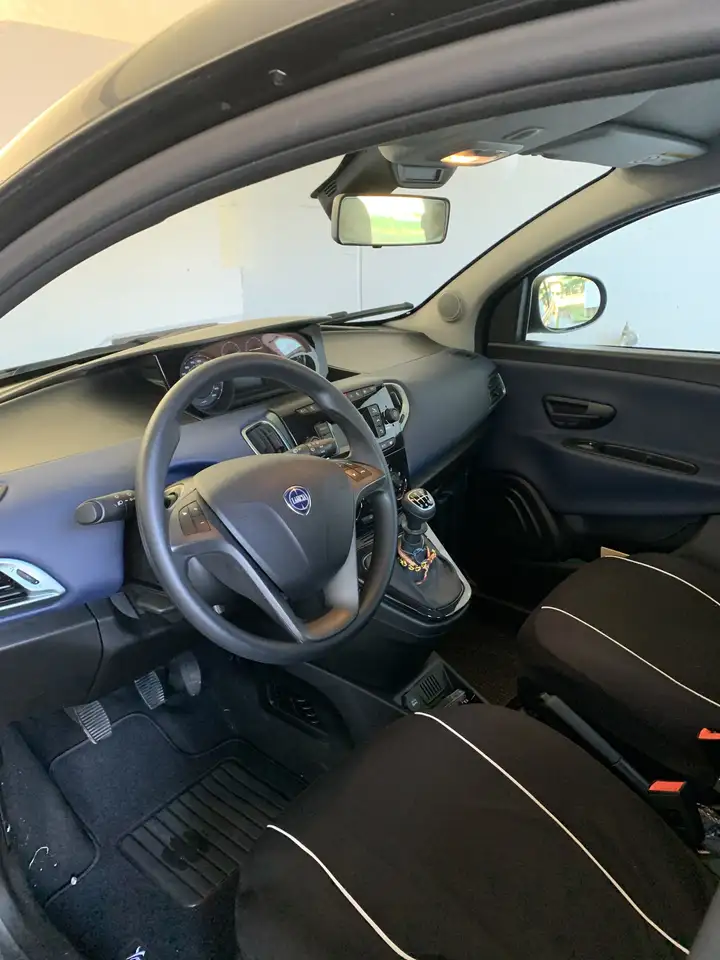 Lancia Ypsilon 2024