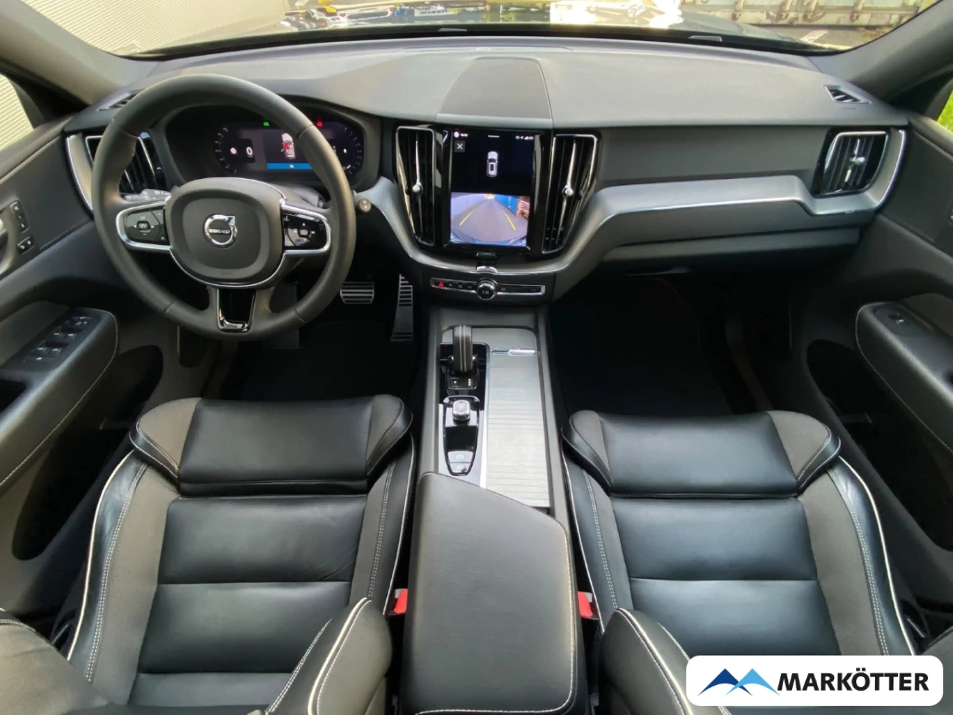 Volvo XC60 B4 R Design FOUR-C/PANO/22°/LHZ/GOOGLE/CAM — photo 11