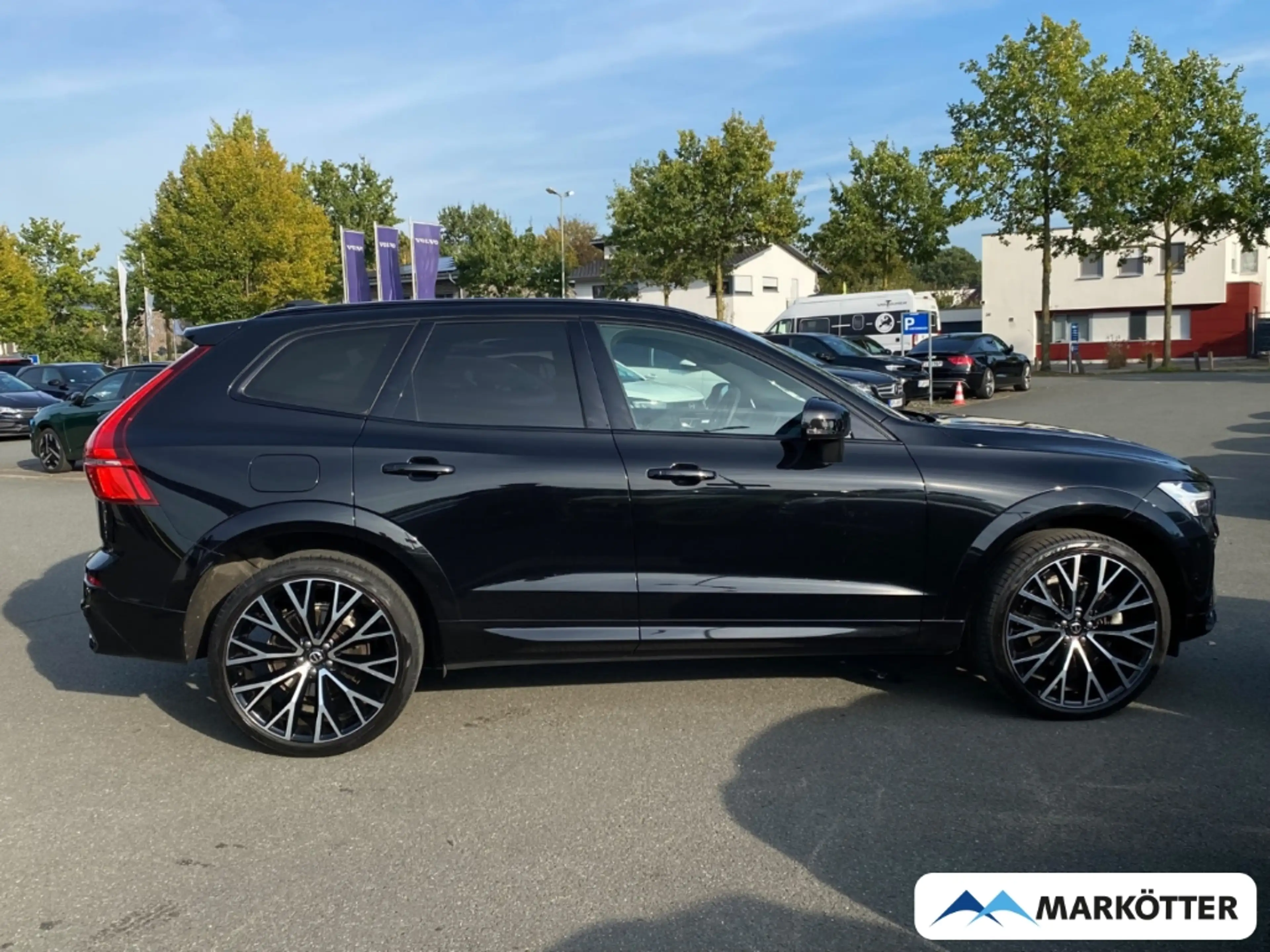 Volvo XC60 B4 R Design FOUR-C/PANO/22°/LHZ/GOOGLE/CAM — photo 5