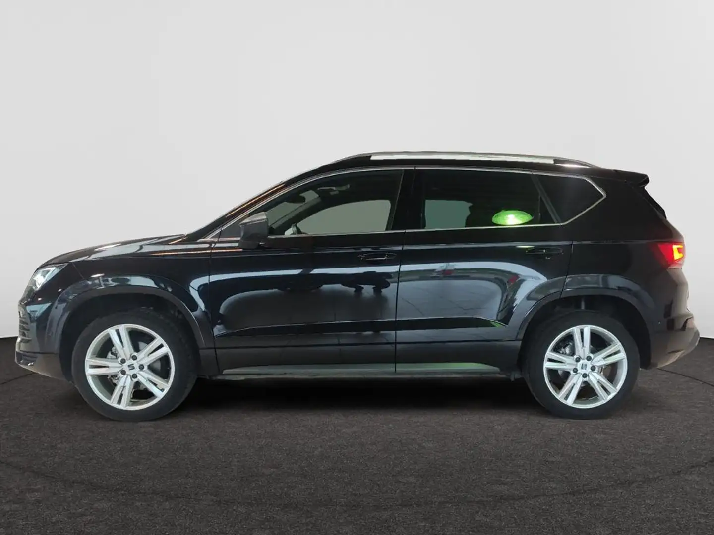 SEAT Ateca 1.5 TSI FR 5T 110 DS9 6G Zwart - 2