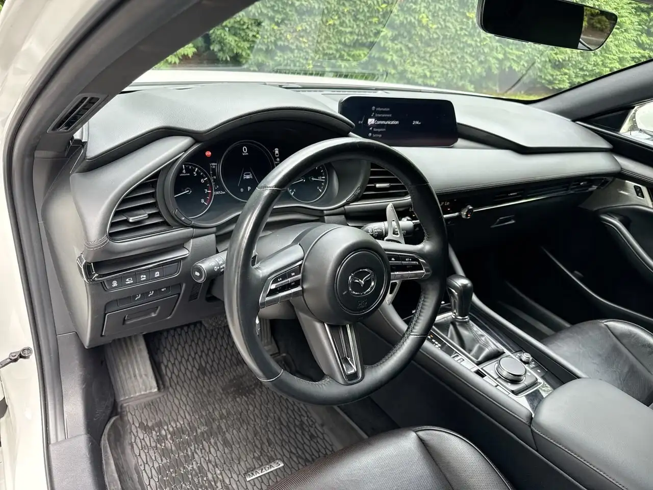 Mazda 3 снимка Mazda 3