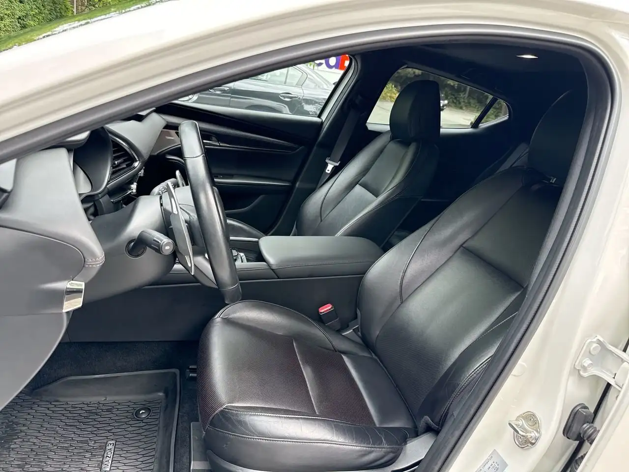 Mazda 3 снимка Mazda 3