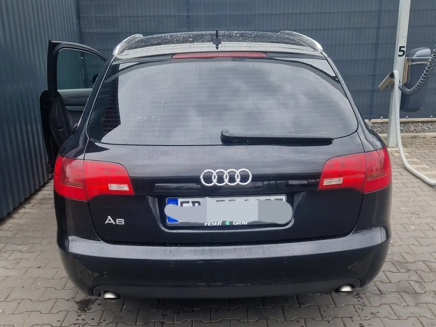 Audi A6 Avant 2,0 TDI Schwarz - 2