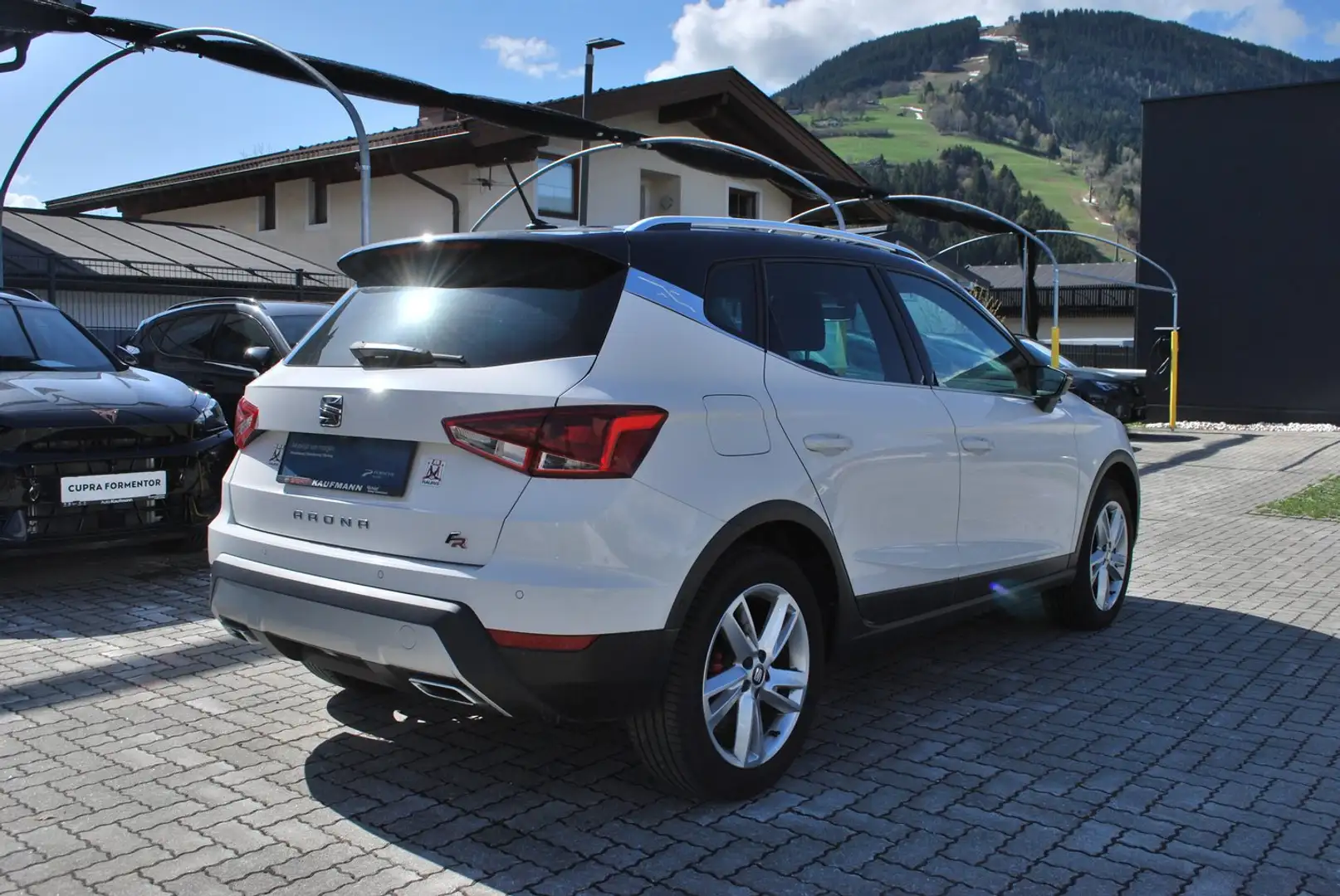 SEAT Arona FR EcoTSI Weiß - 2