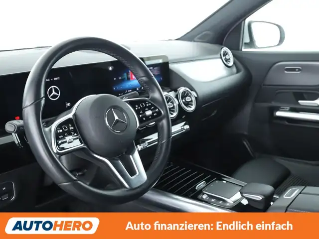Mercedes-Benz GLA view 11