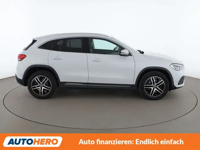Mercedes-Benz GLA view 7