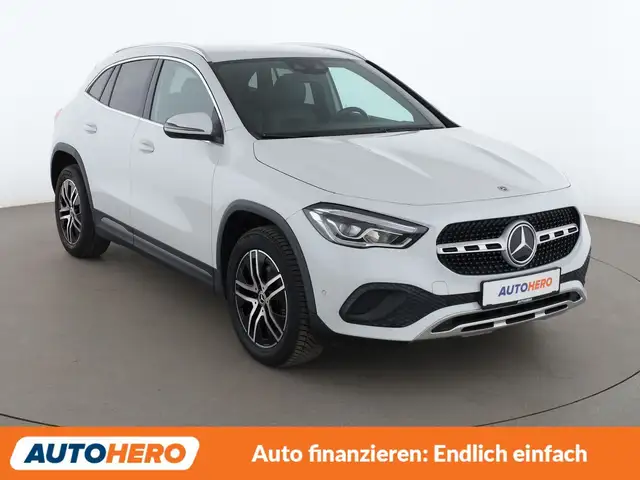 Mercedes-Benz GLA view 8