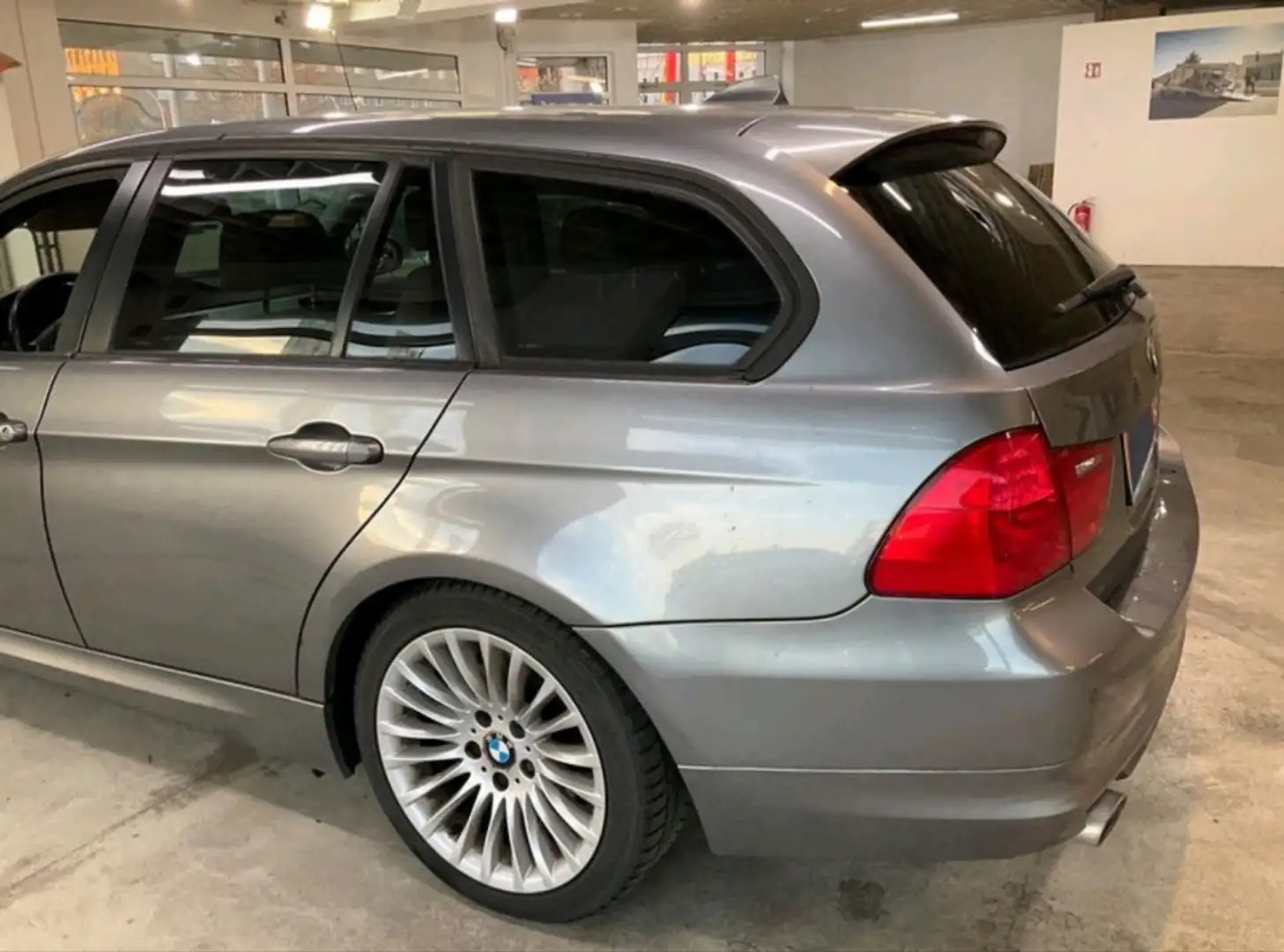 BMW 320 320d Efficient Dynamic Edition Touring Gris - 2