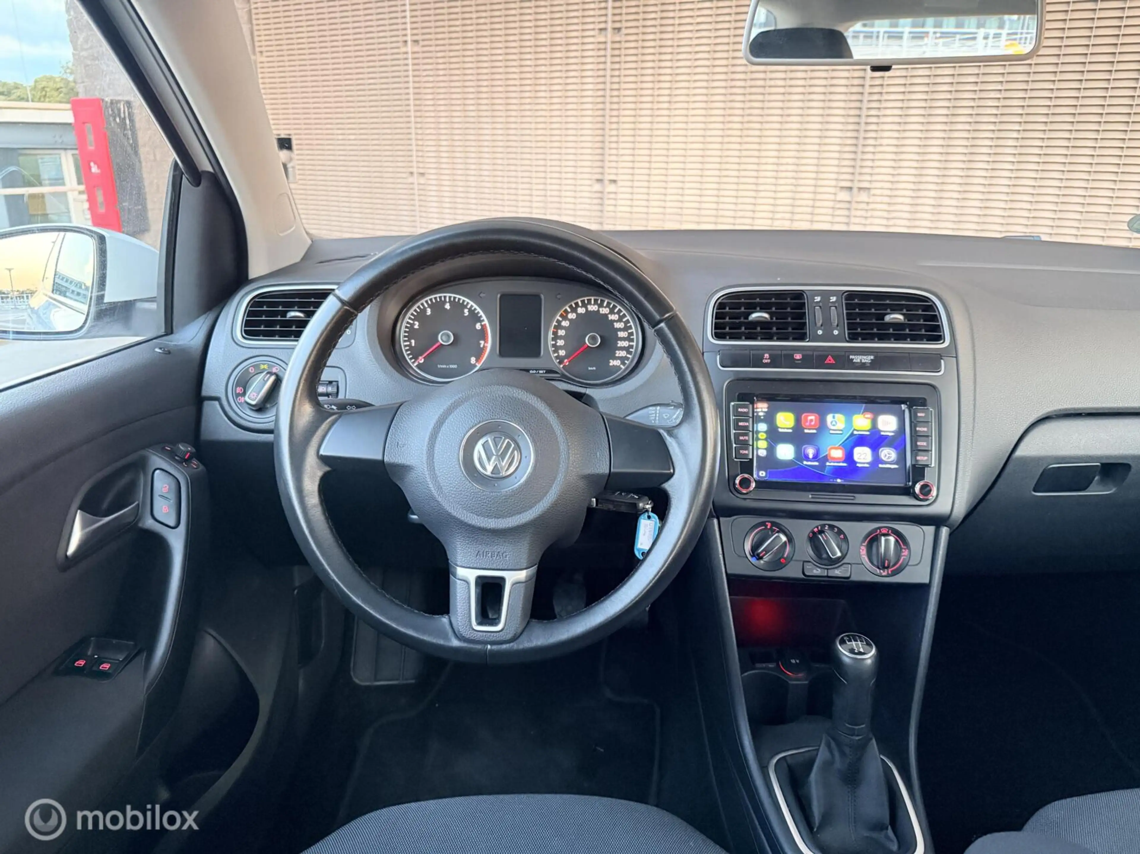 Volkswagen Polo 1.2 TSI Highline — photo 11