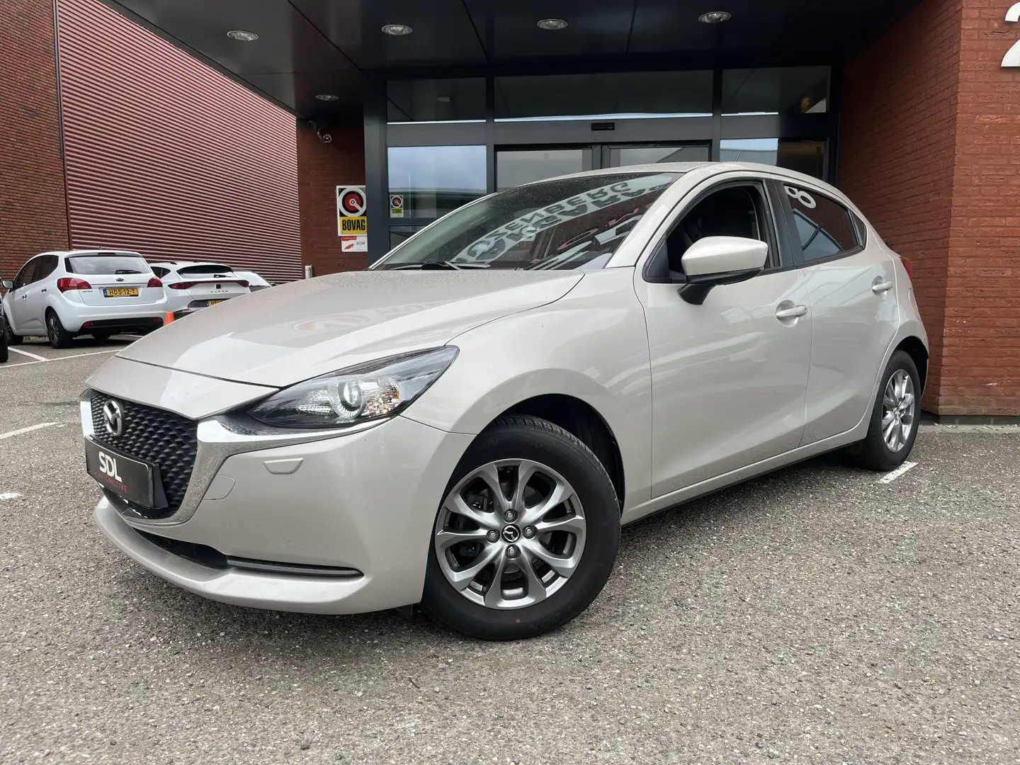 Mazda 2 1.5 Skyactiv-G Comfort // LED // AIRCO // PDC // C Bruin - 2
