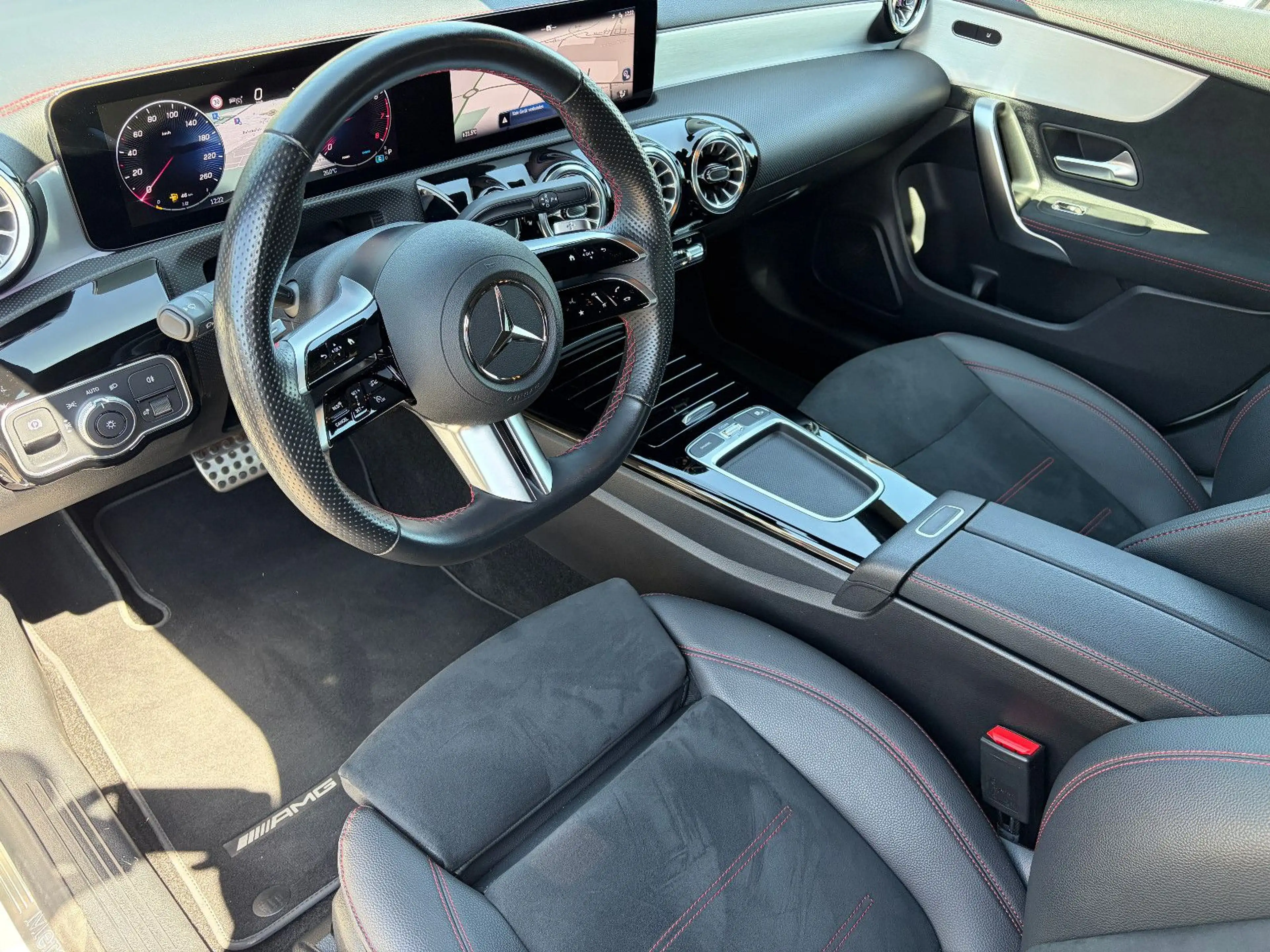Mercedes-Benz CLA 200 AMG Line Edition Night — photo 8