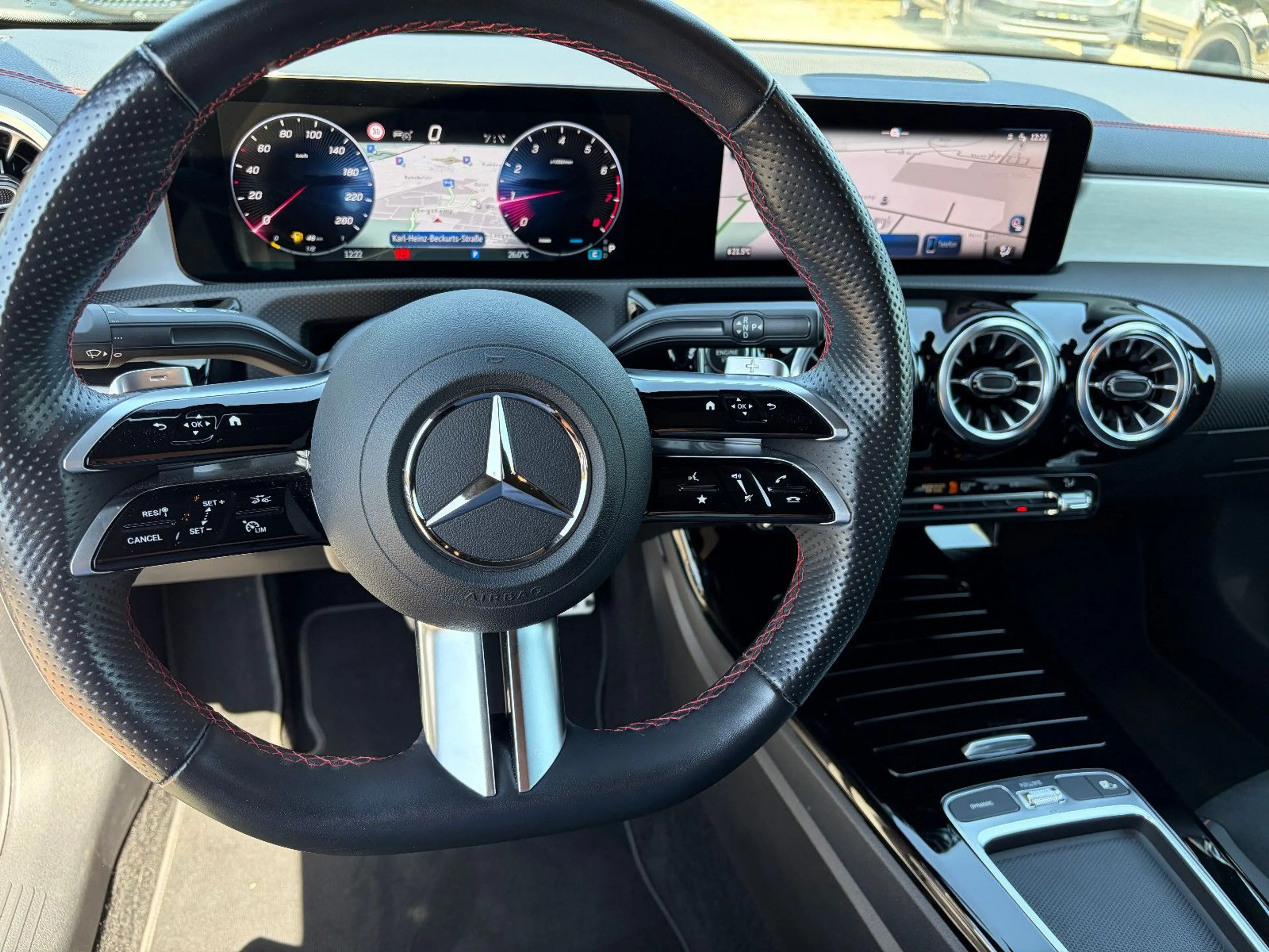Mercedes-Benz CLA 200 AMG Line Edition Night — photo 10