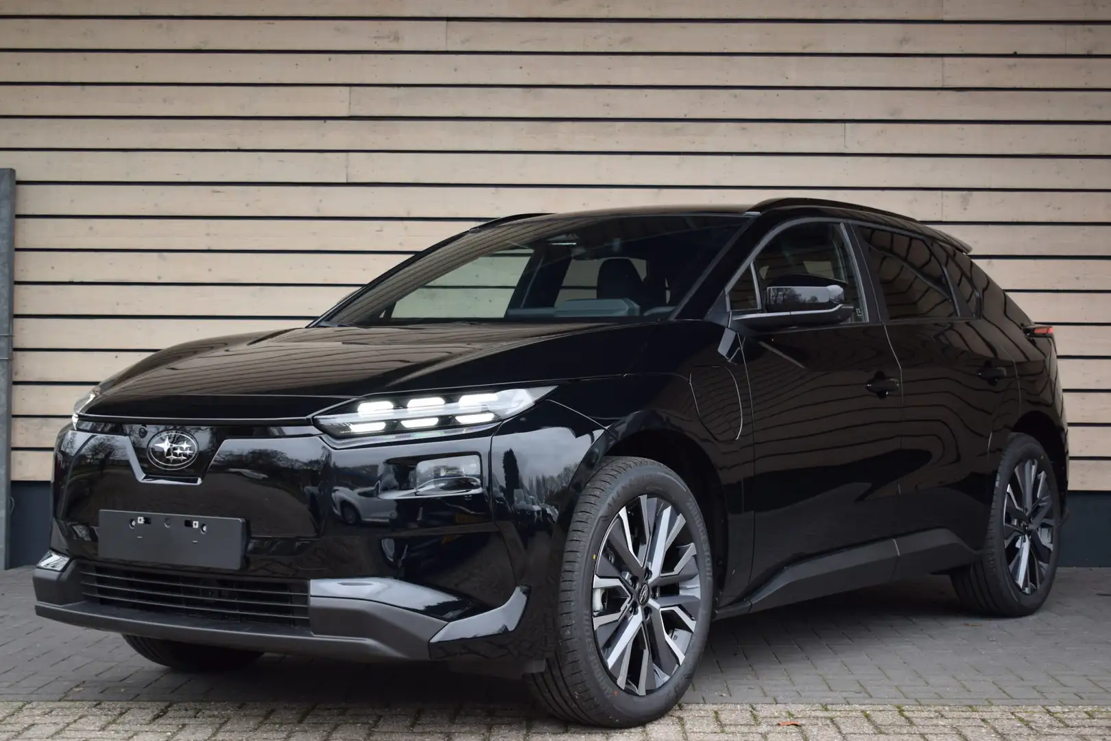 Subaru Solterra 4E-xperience+ 73.1 kWh - Presale actie: 8 jaar gra Schwarz - 2