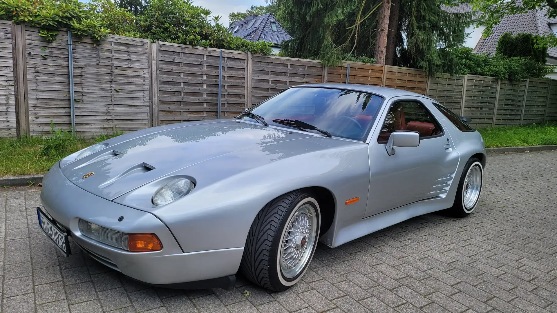 Porsche 928 928 S Strosek Срібний - 1