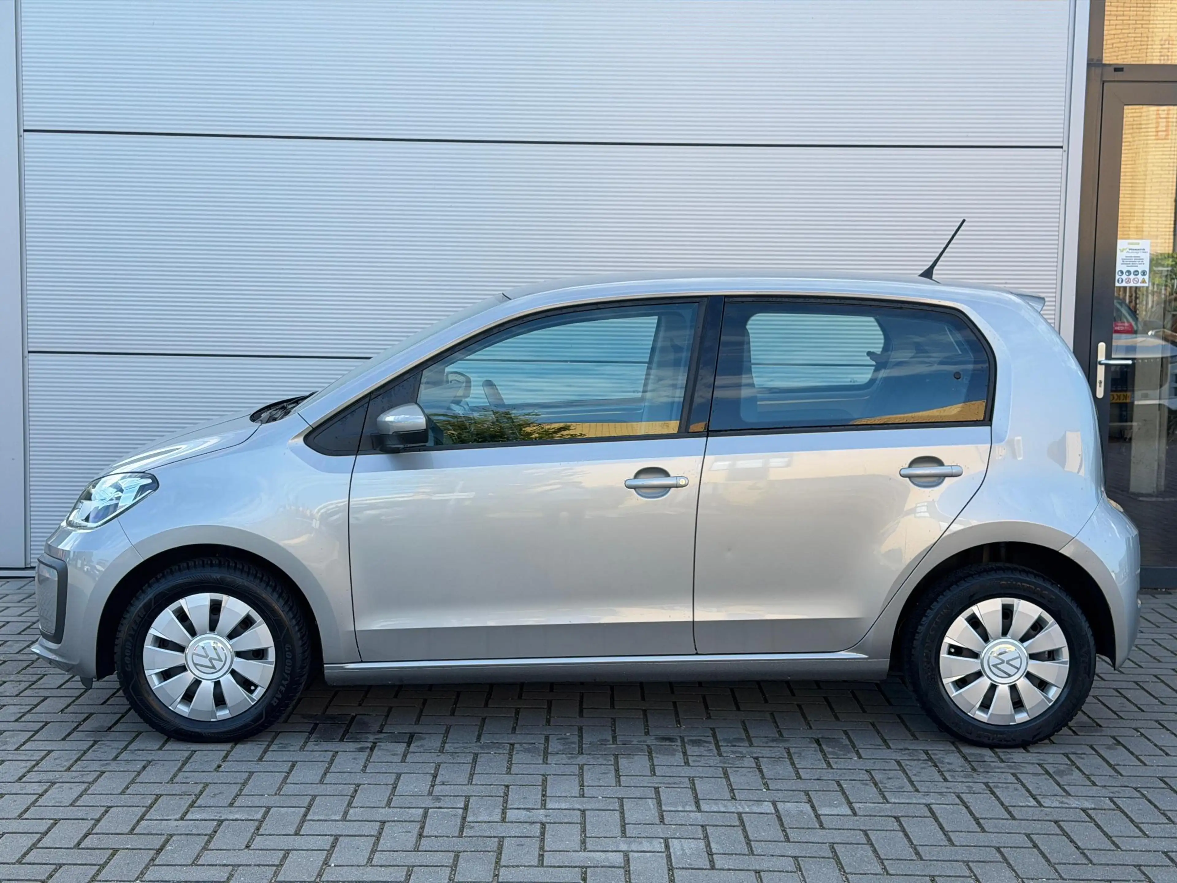 Volkswagen up! 1.0 5drs take up! | Airconditioning | Bluetooth | — photo 3