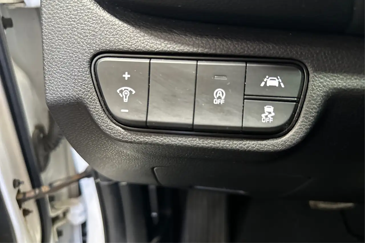 Kia Seltos снимка Kia Seltos