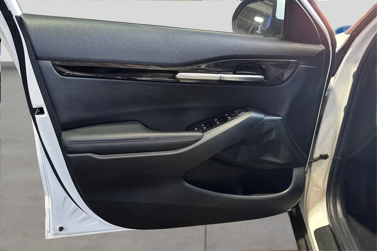 Kia Seltos снимка Kia Seltos