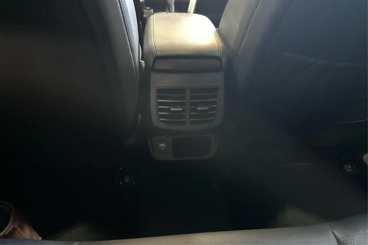 Kia Seltos снимка Kia Seltos