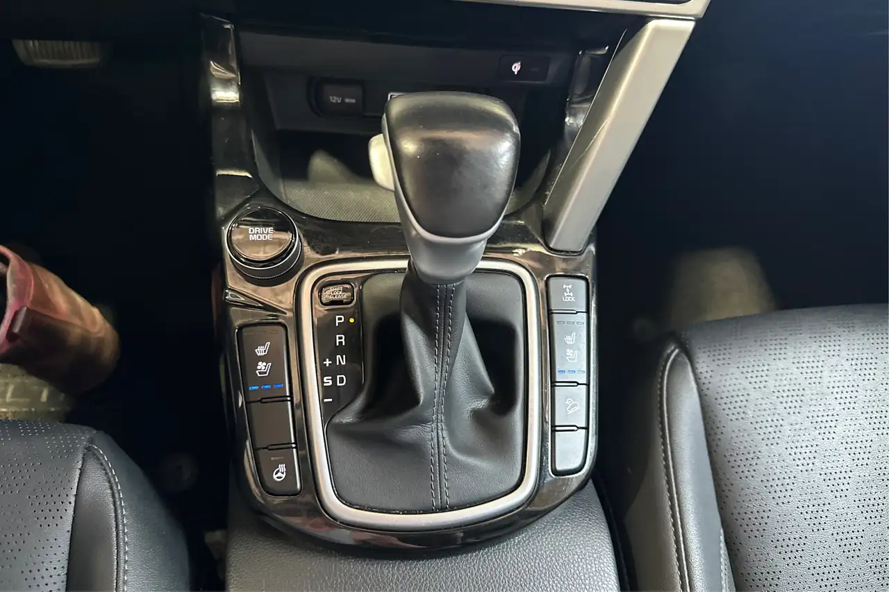 Kia Seltos снимка Kia Seltos