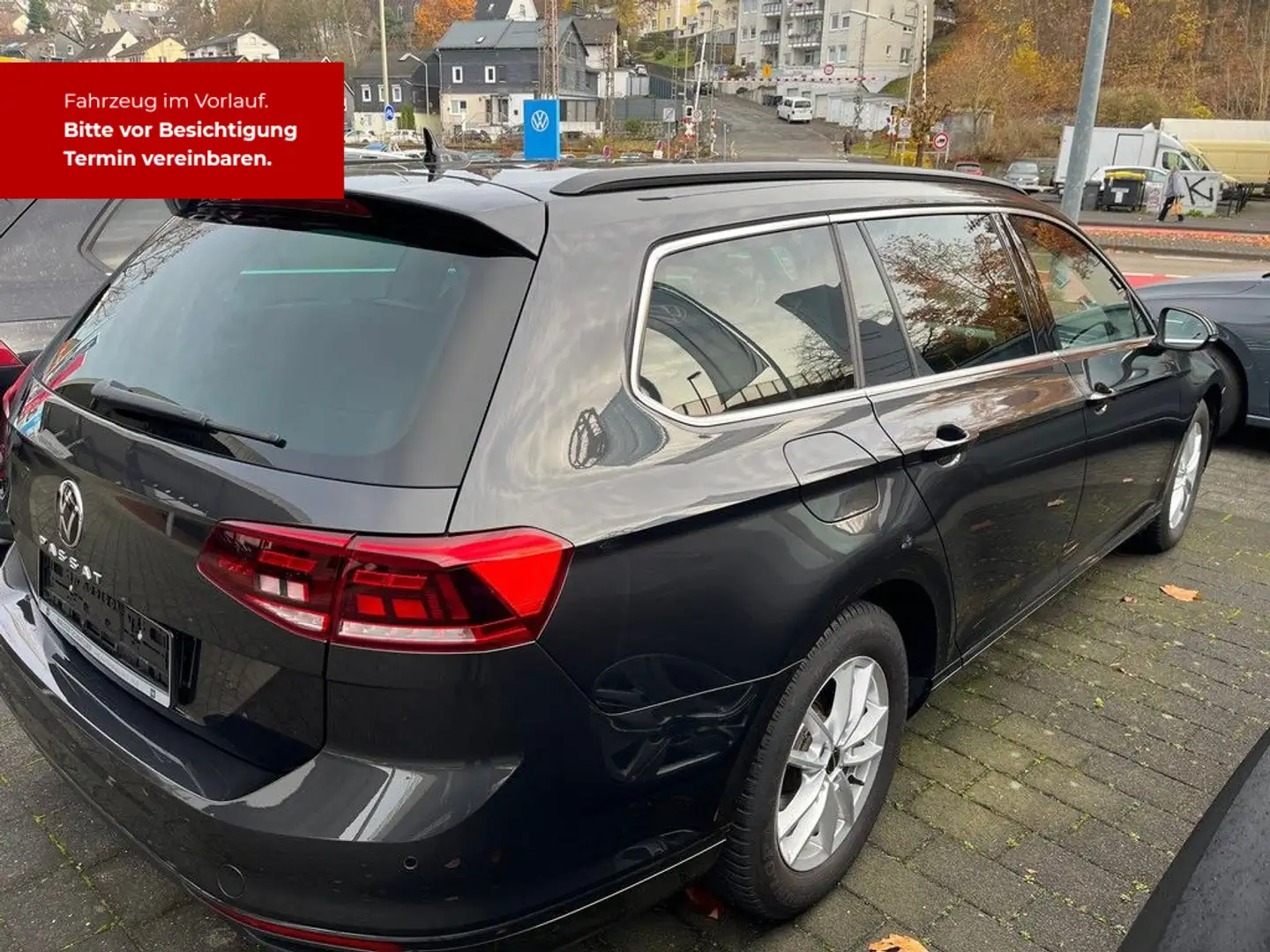 Volkswagen Passat Variant 1.5 TSI DSG Business Navi LED AHK Grau - 2