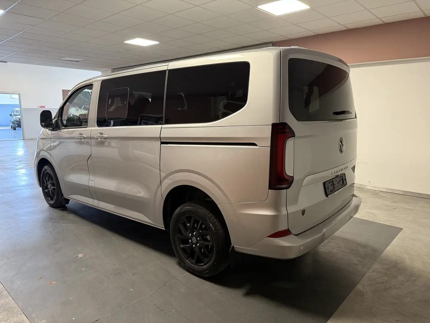 Volkswagen T7 Caravelle Life 2.0 tdi 150 cv automatico 4x4 9 POSTI Argento - 2