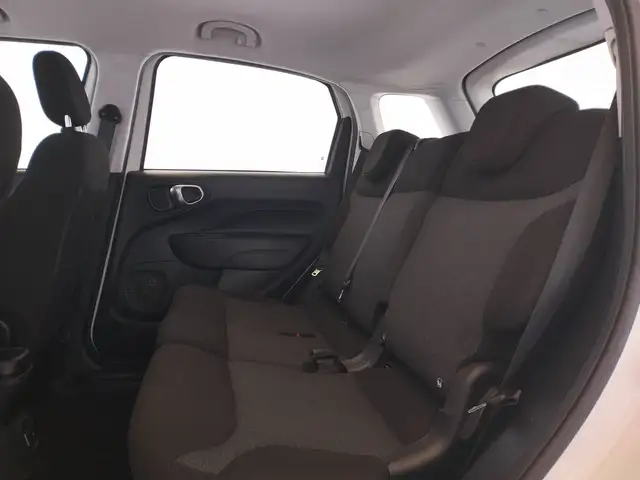 Fiat 500l view 9