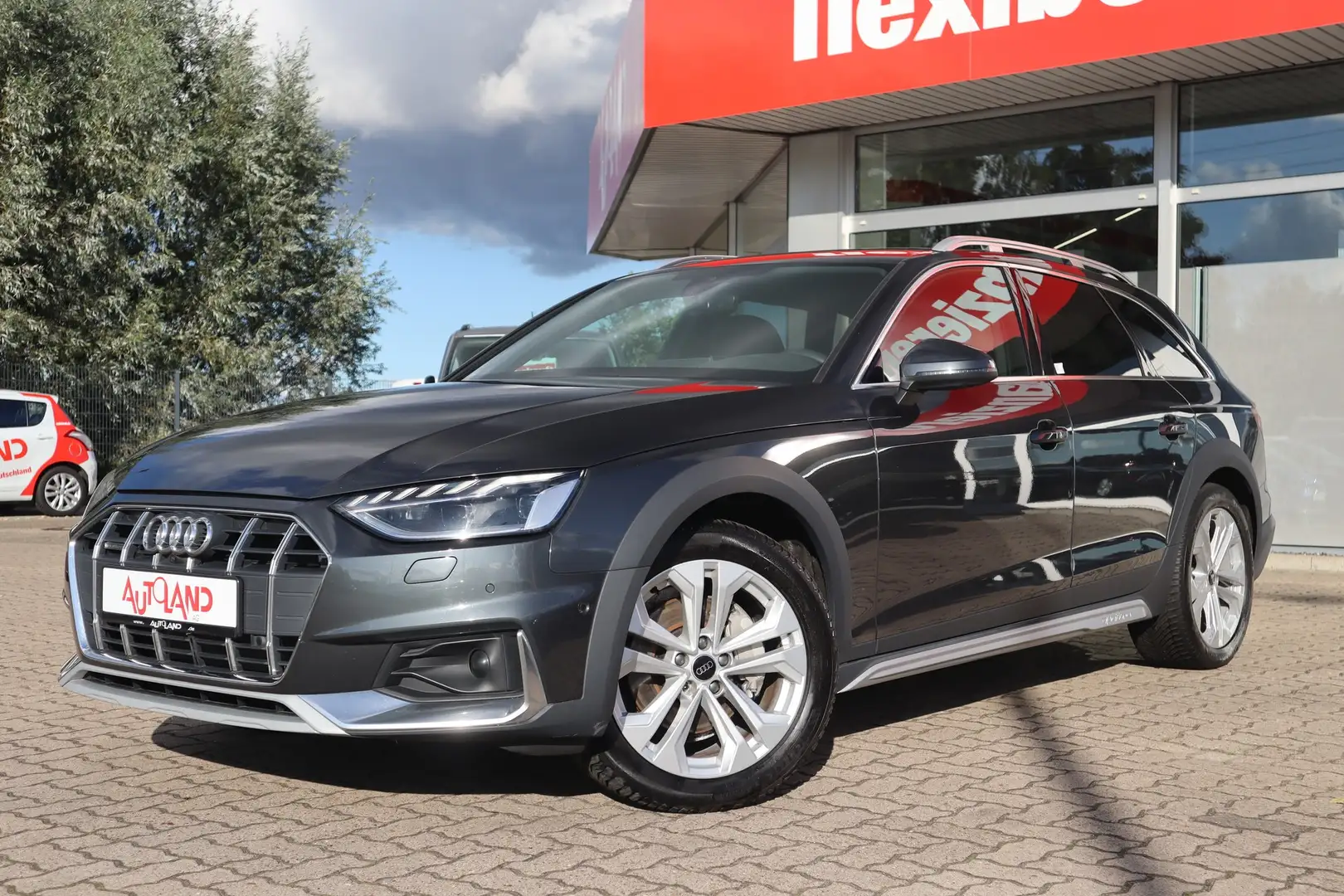 Audi A4 Avant allroad 40 TDI Aut. LED Navi AHK Grau - 2