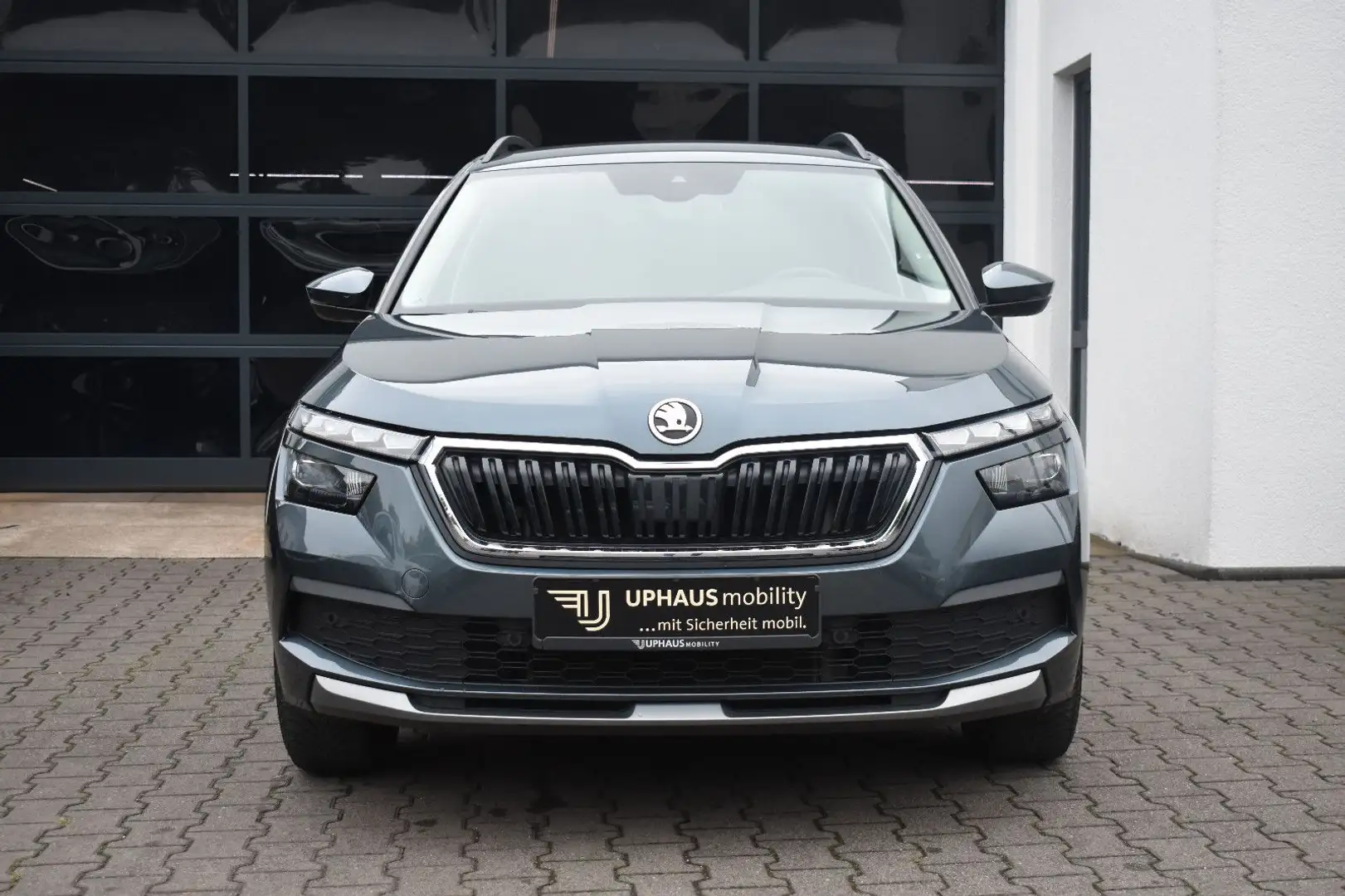 Skoda Kamiq 1,5 TSI DSG Drive 125 Gris - 2
