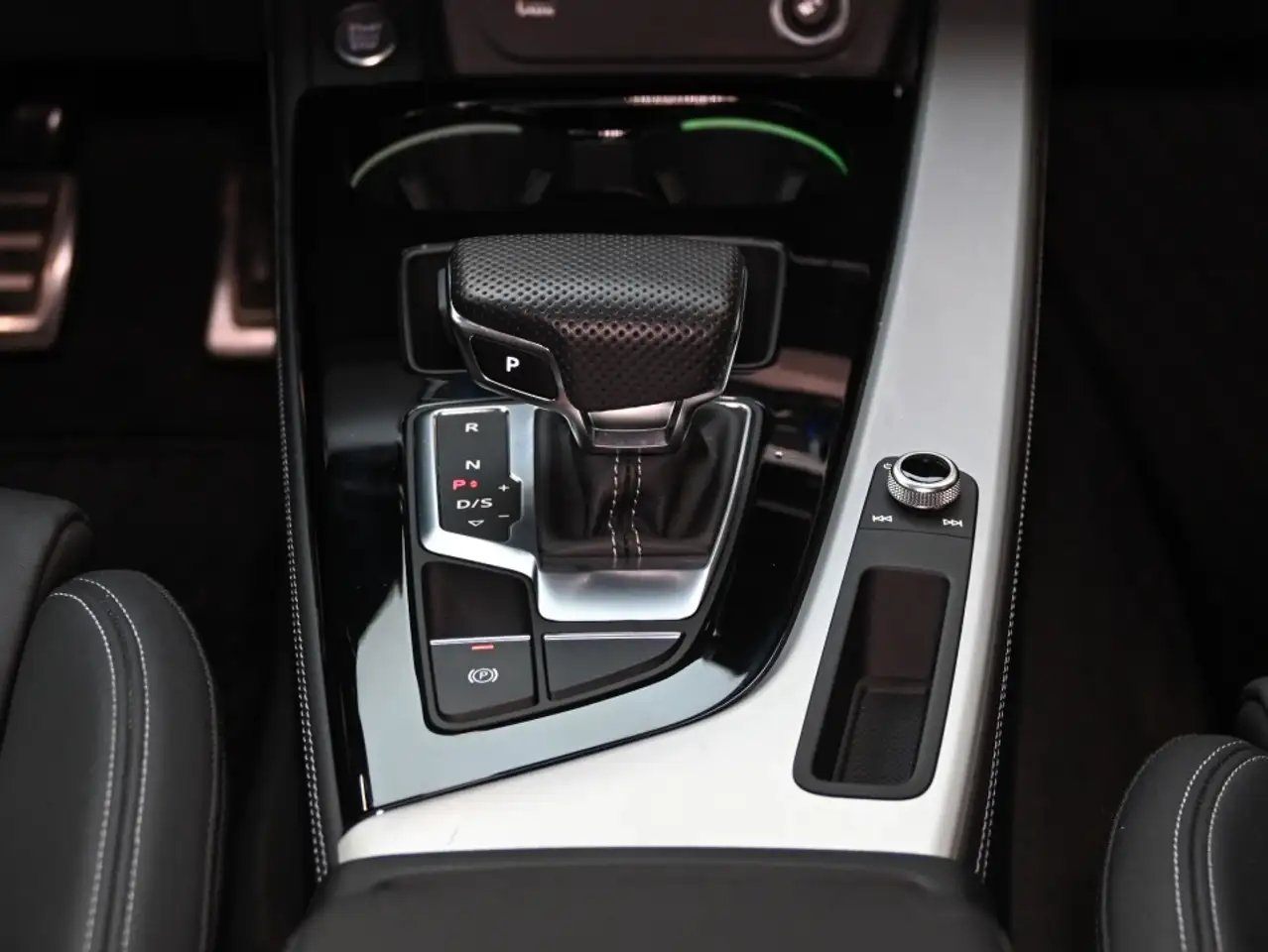 Audi A4 снимка Audi A4