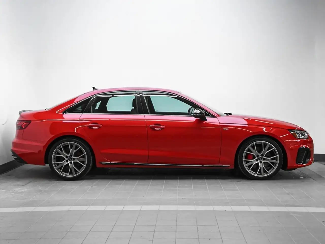 Audi A4 снимка Audi A4