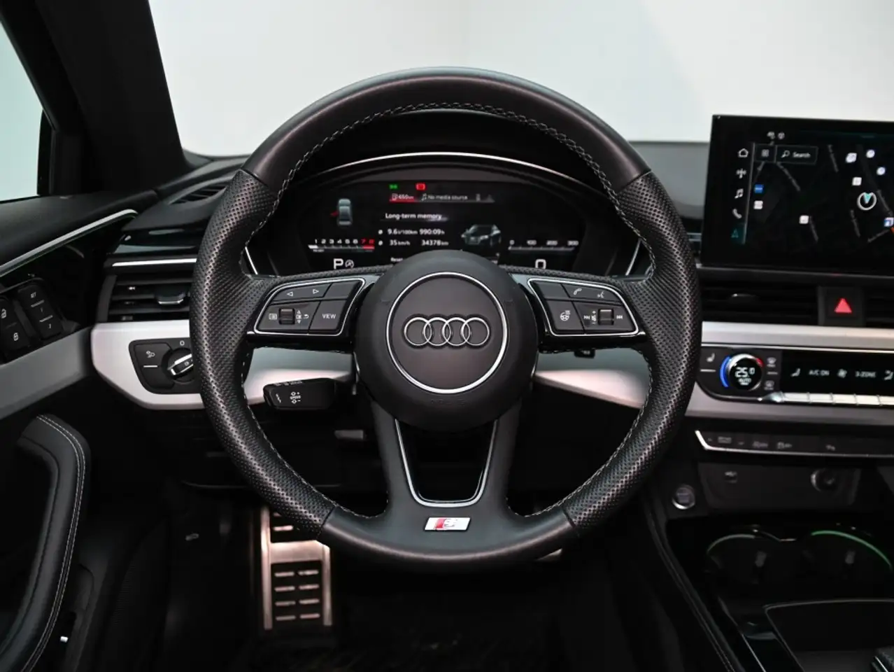 Audi A4 снимка Audi A4